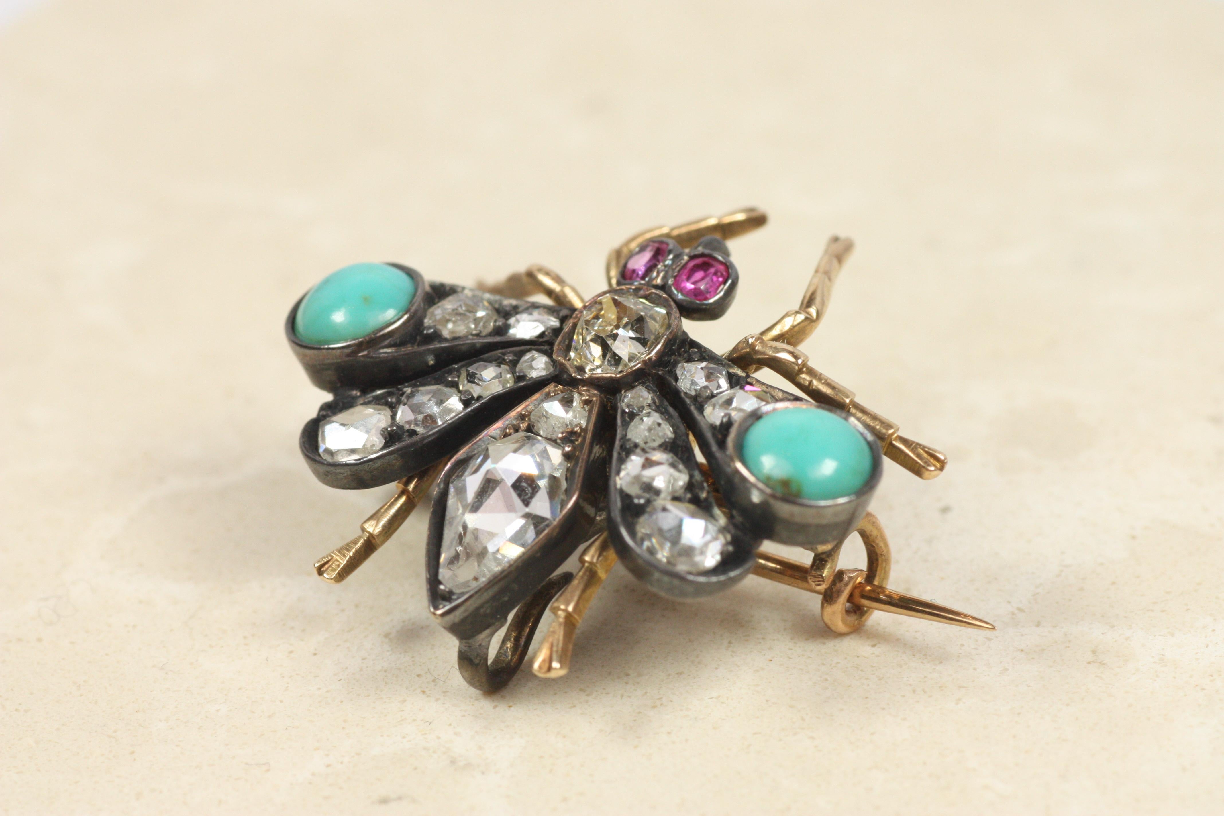 Fliegenbrosche um 1900 - Alte Mine & Diamanten im Rosenschliff, burmesische Rubine, Türkis (Alteuropäischer Brillantschliff) im Angebot
