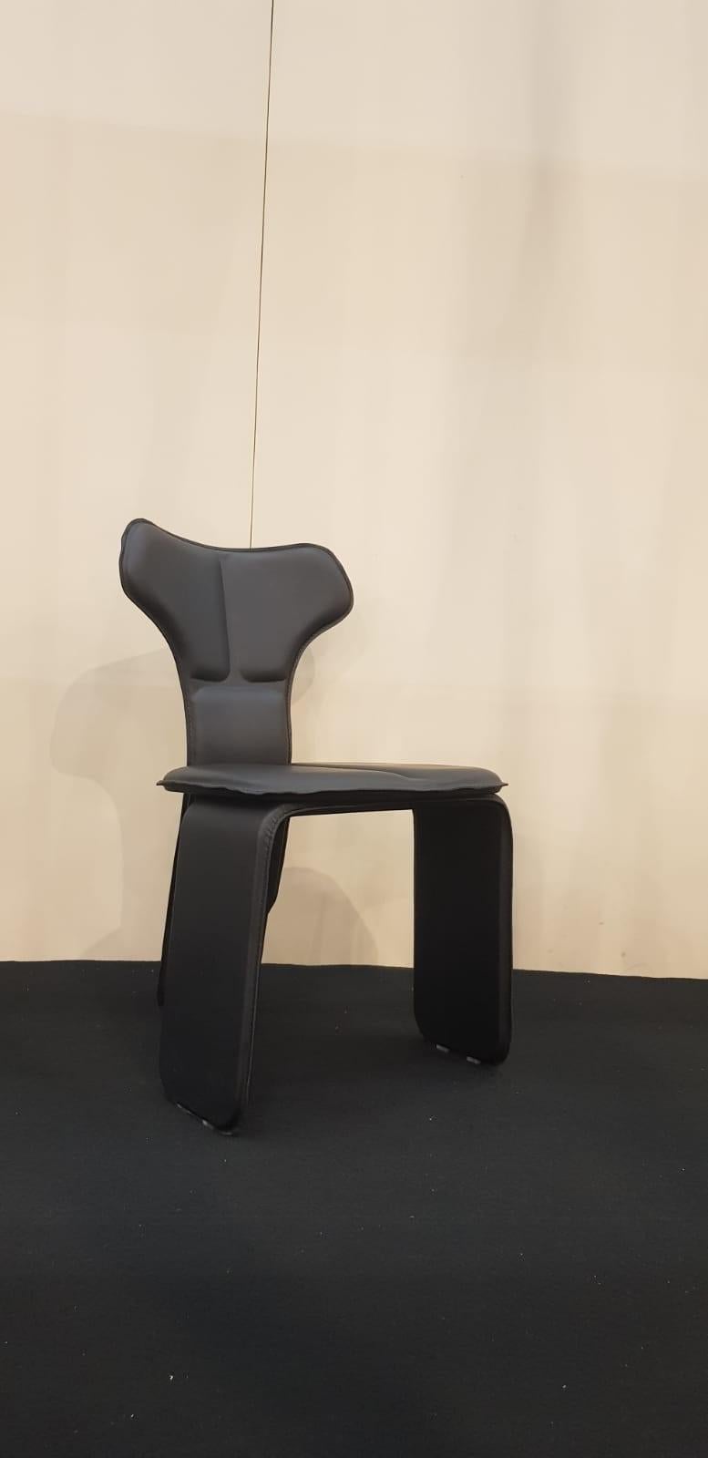 Fly chair in leather by Tiago Curioni, Brazilian contemporary design For Sale 10