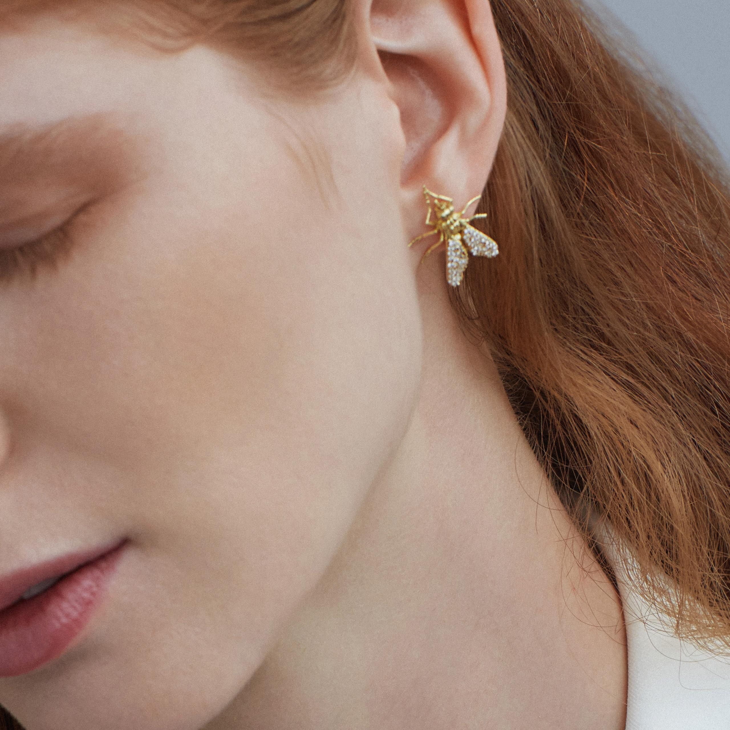 Nature Earring, 18K Yellow Gold and Full pavé White Diamonds, animalia fashion For Sale 1