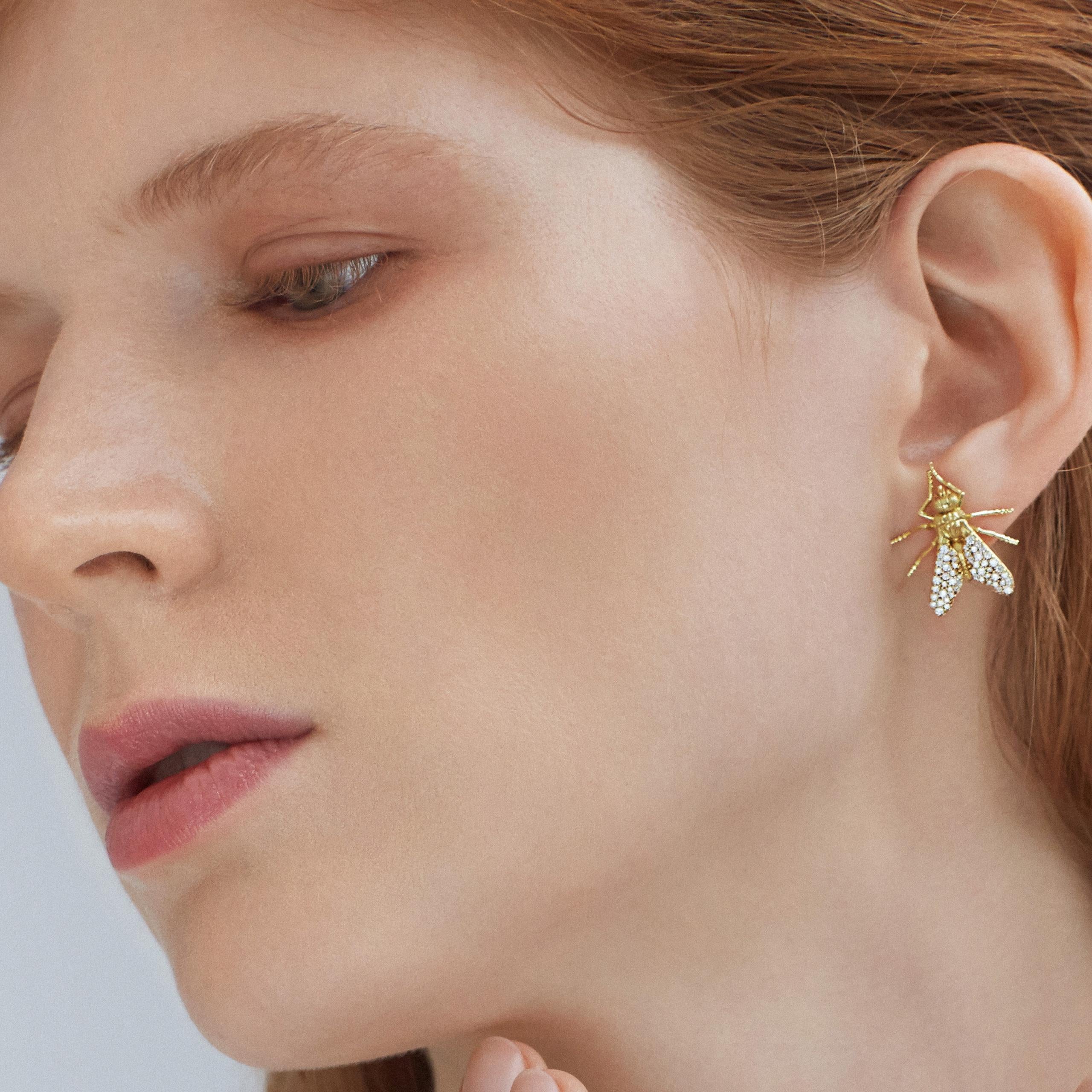 Nature Earring, 18K Yellow Gold and Full pavé White Diamonds, animalia fashion For Sale 2