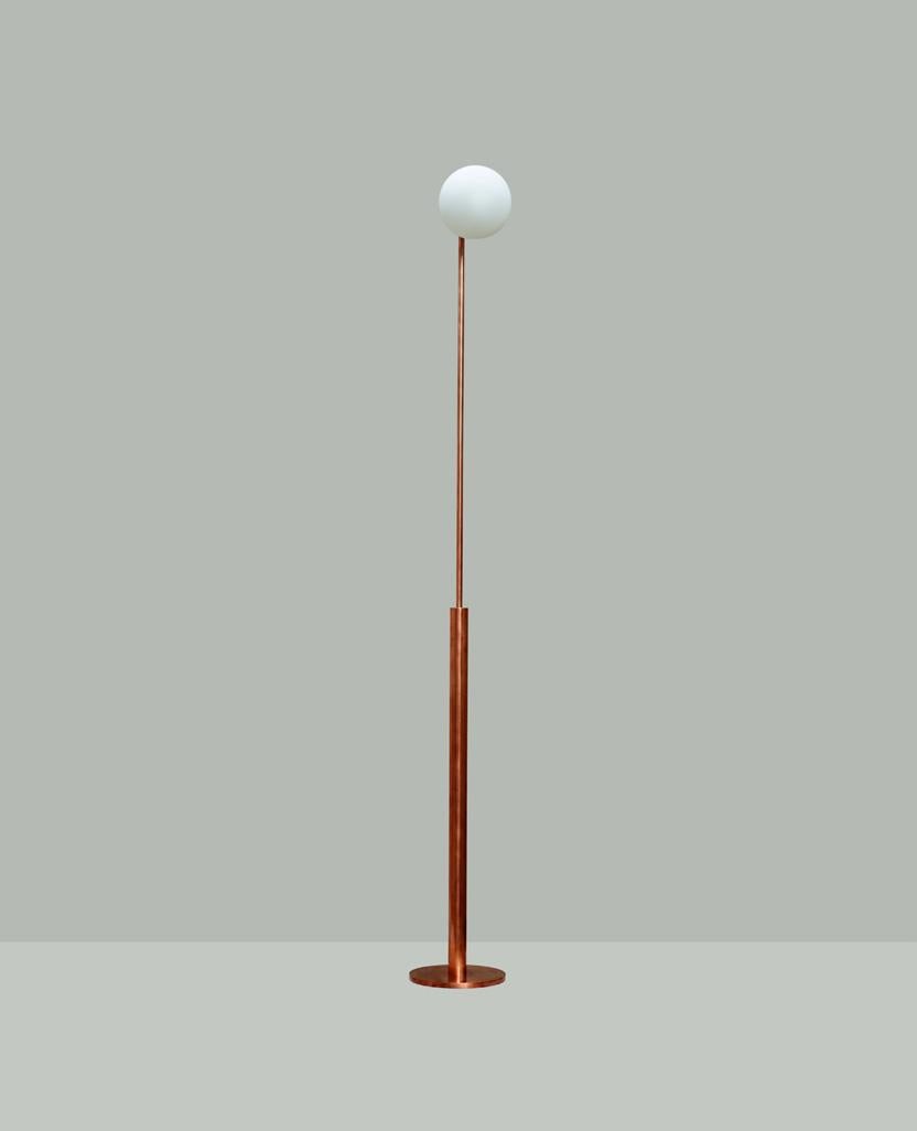 Fly Glass Globe Floor Lamp by Lamp Shaper
Dimensions: D 20.5 x W 25.5 x H 173 cm.
Materials: Brass and glass.

Different finishes available: raw brass, aged brass, burnt brass and brushed brass Please contact us.

All our lamps can be wired
