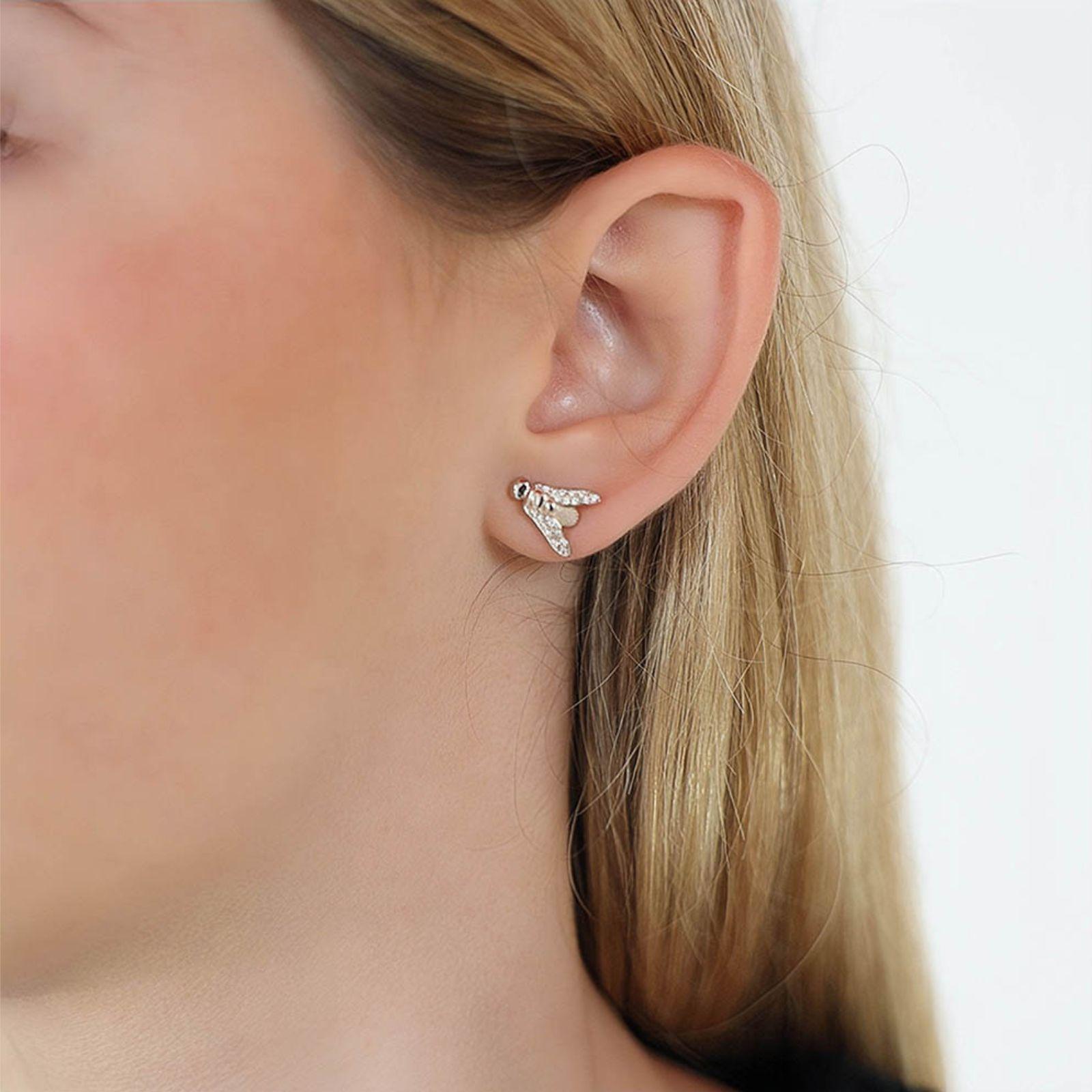 Contemporary maxi FLY Essential Individual Earring in 18K White Gold with Full Pavé Diamonds For Sale