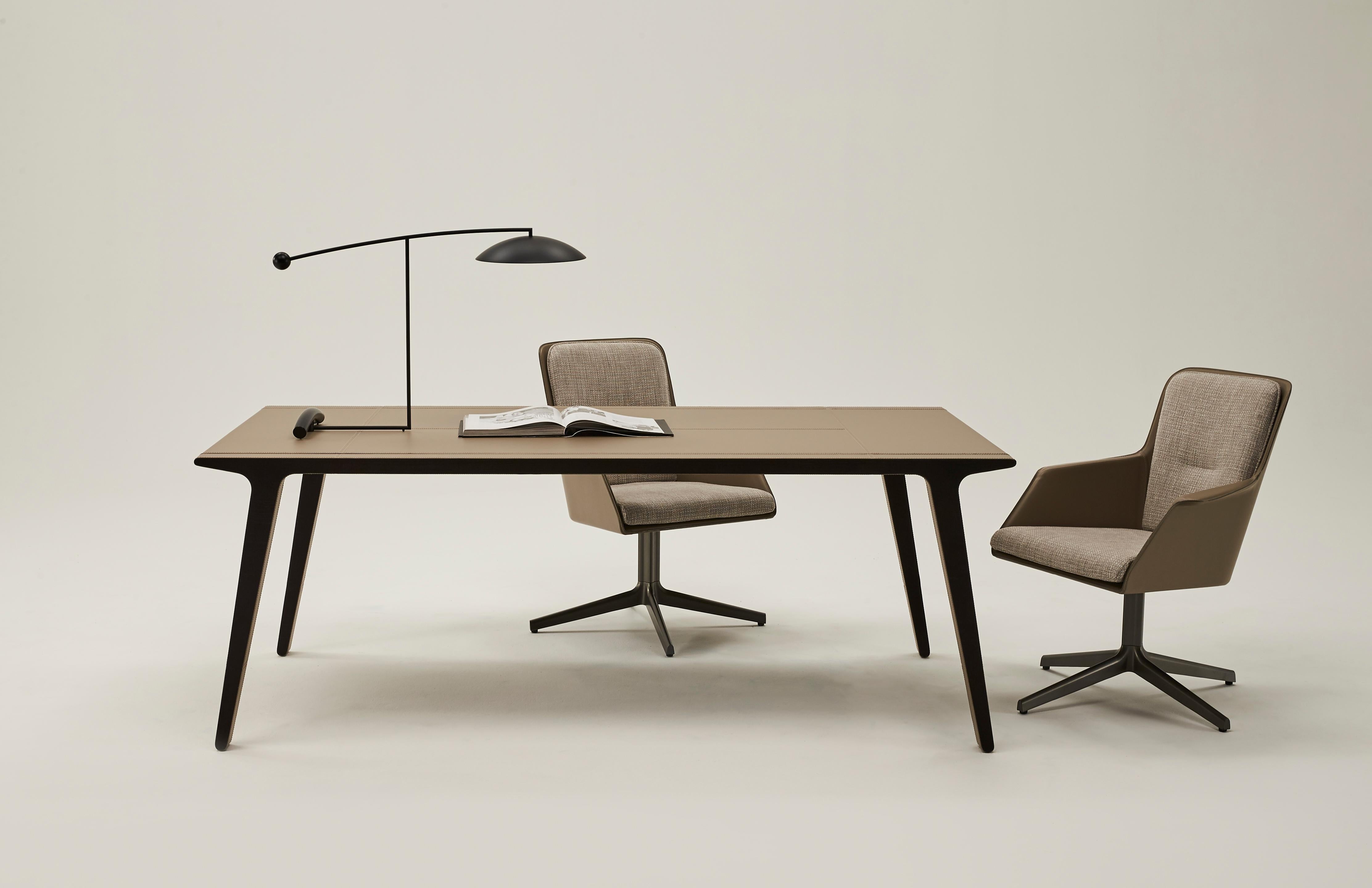 Fly leichte und elegante Lederstruktur Stoff- oder Lederkissen im Angebot 4