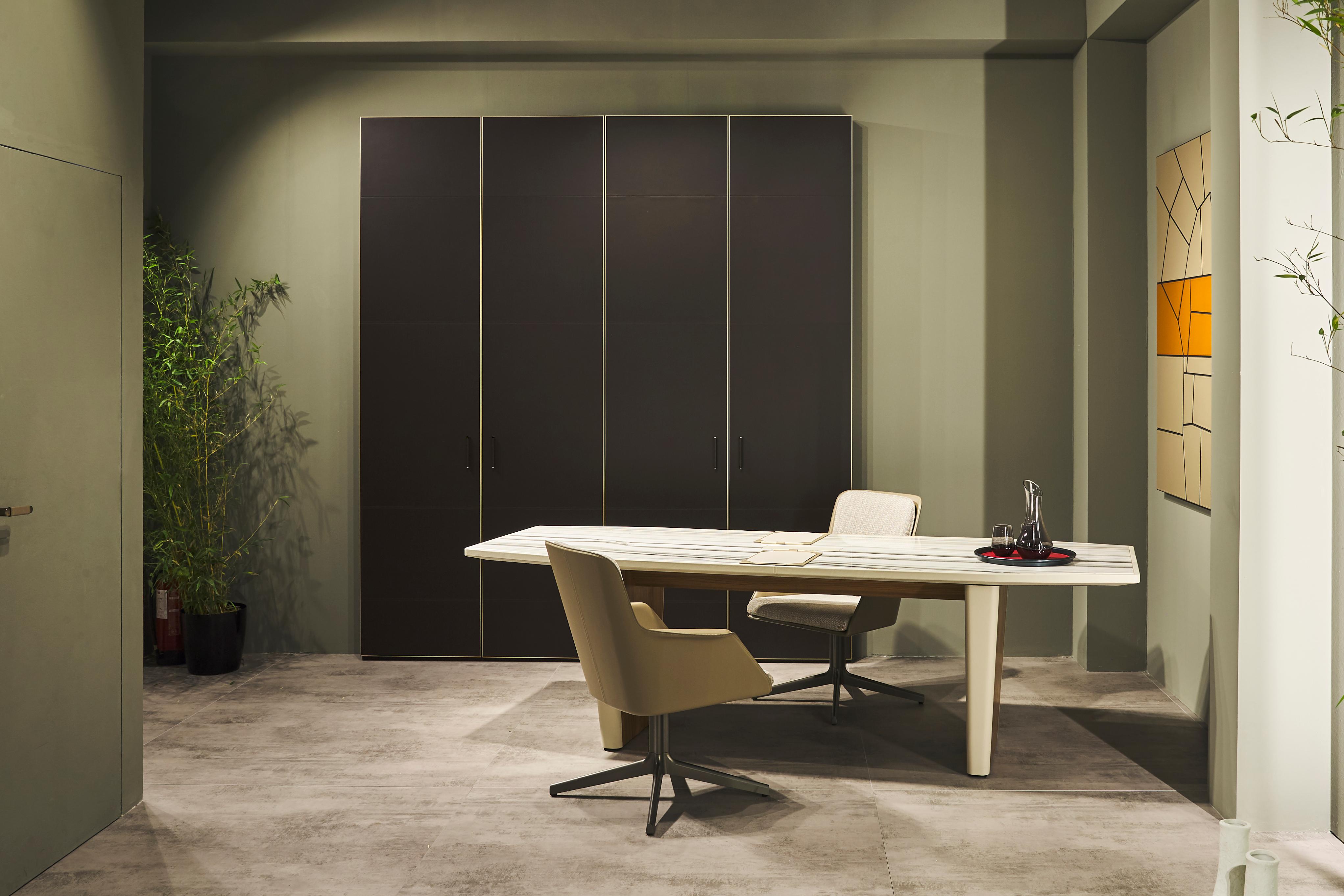 Fly leichte und elegante Lederstruktur Stoff- oder Lederkissen im Zustand „Neu“ im Angebot in Seregno, IT