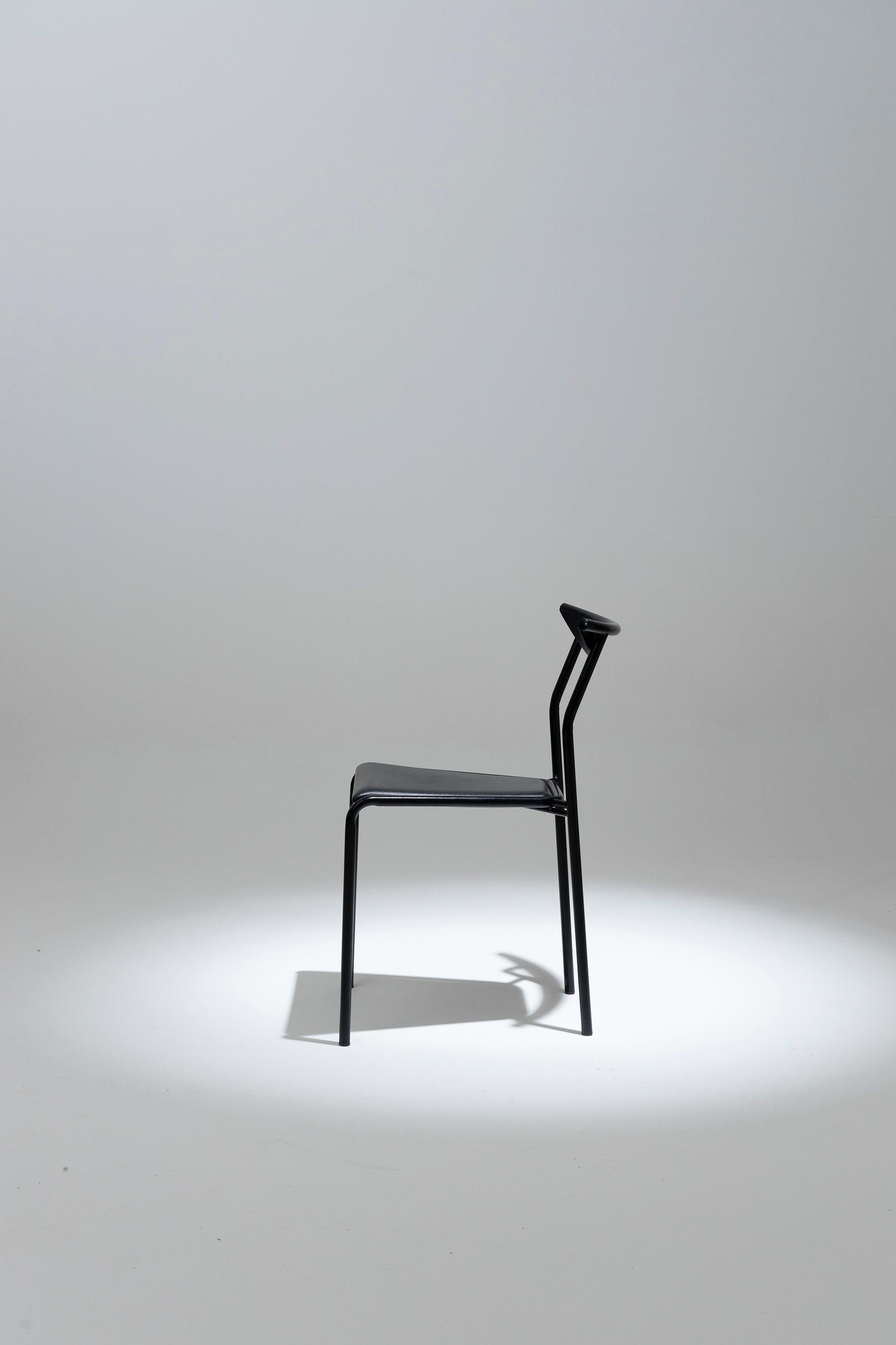 Chaise Fly Line noire, années 1980 Bon état à PARIS, FR