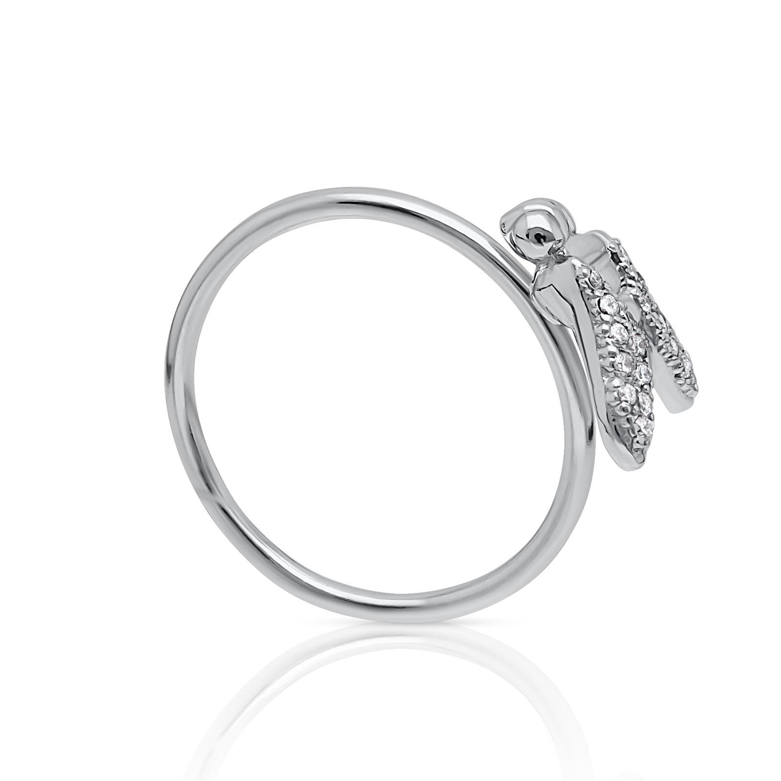Brilliant Cut maxi FLY Essential Ring in 18K White Gold with Full Pavé Diamonds - ECH JEWELRY For Sale