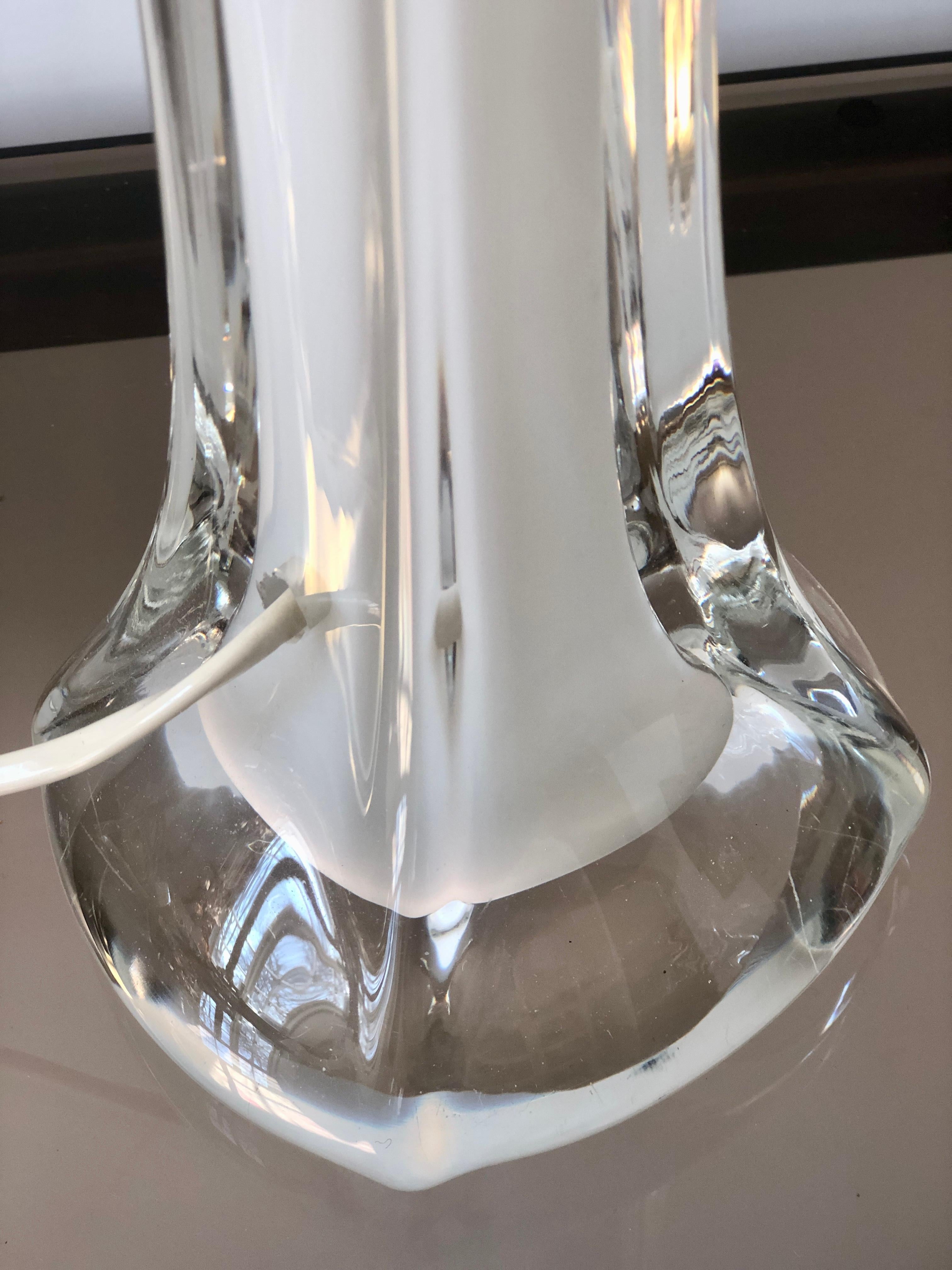 Fait main Lampe de bureau Sommerso en cristal blanc Flygsfors, années 1950 en vente