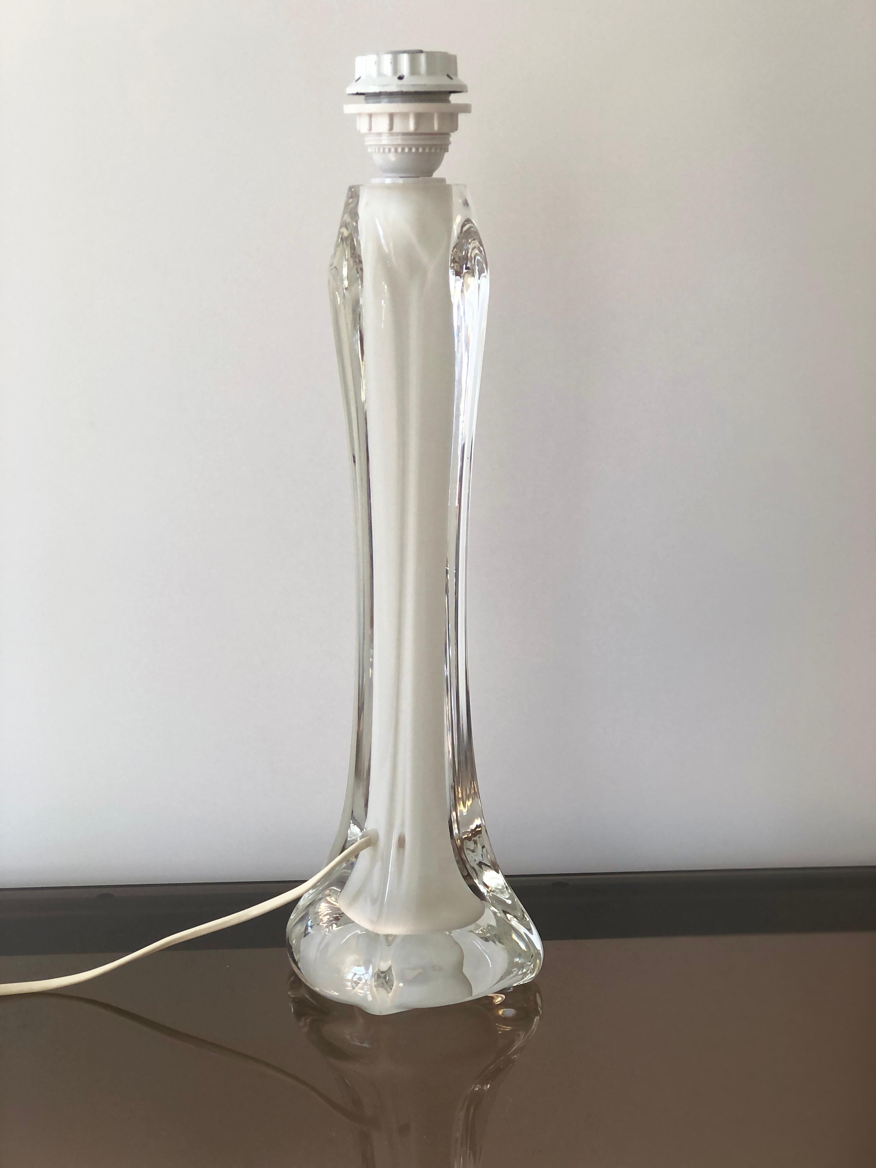 Flygsfors White Crystal Sommerso Table Lamp, 1950s In Good Condition For Sale In Tystberga, SE