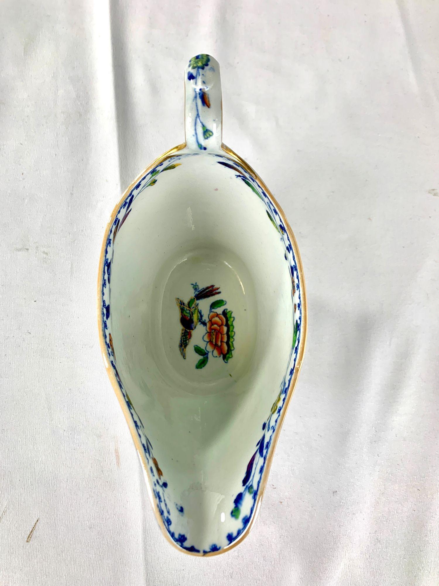 Paar Sauciere mit fliegendem Vogelmuster, England um 1840 im Angebot 1