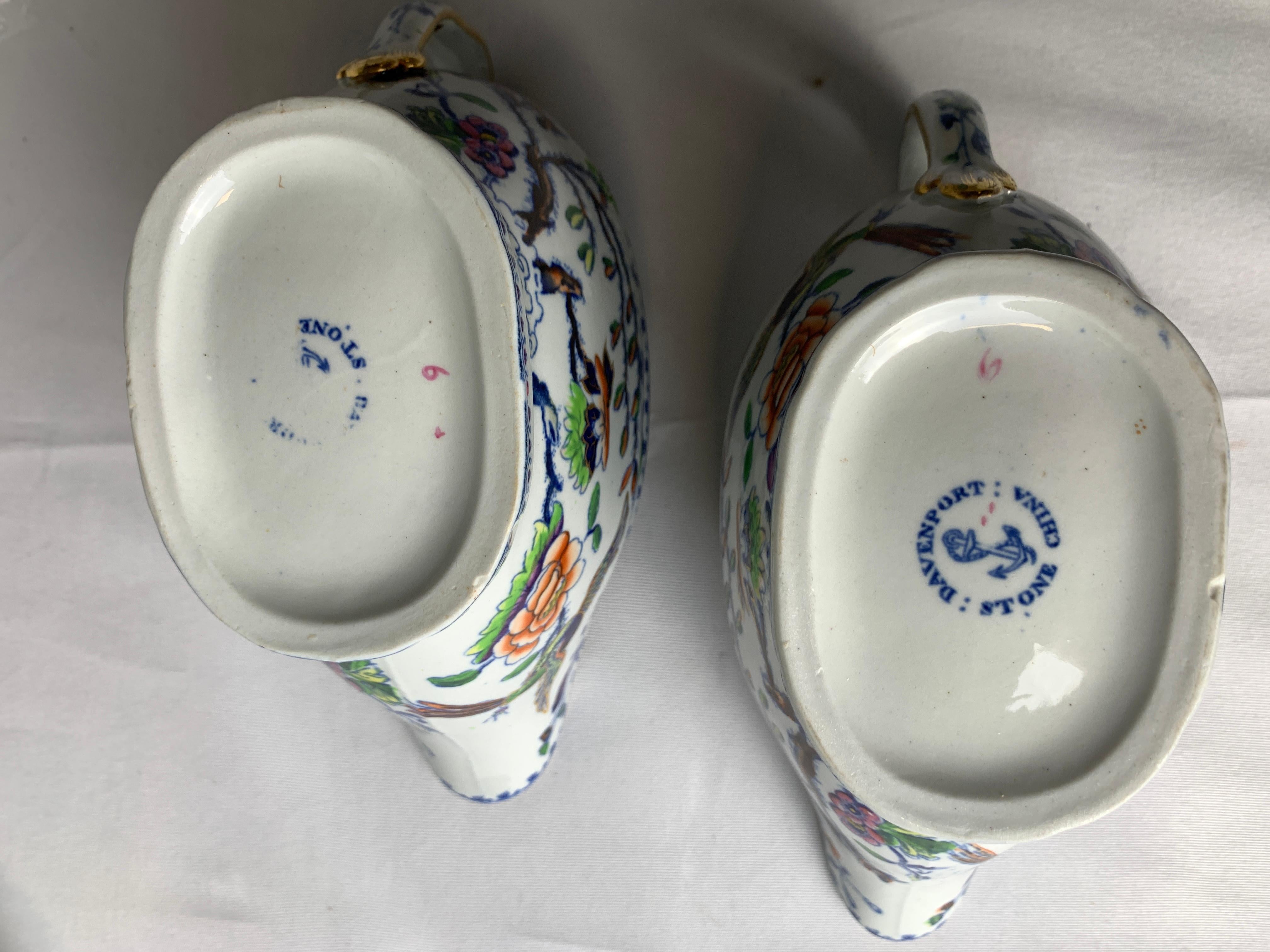 Paar Sauciere mit fliegendem Vogelmuster, England um 1840 im Angebot 3