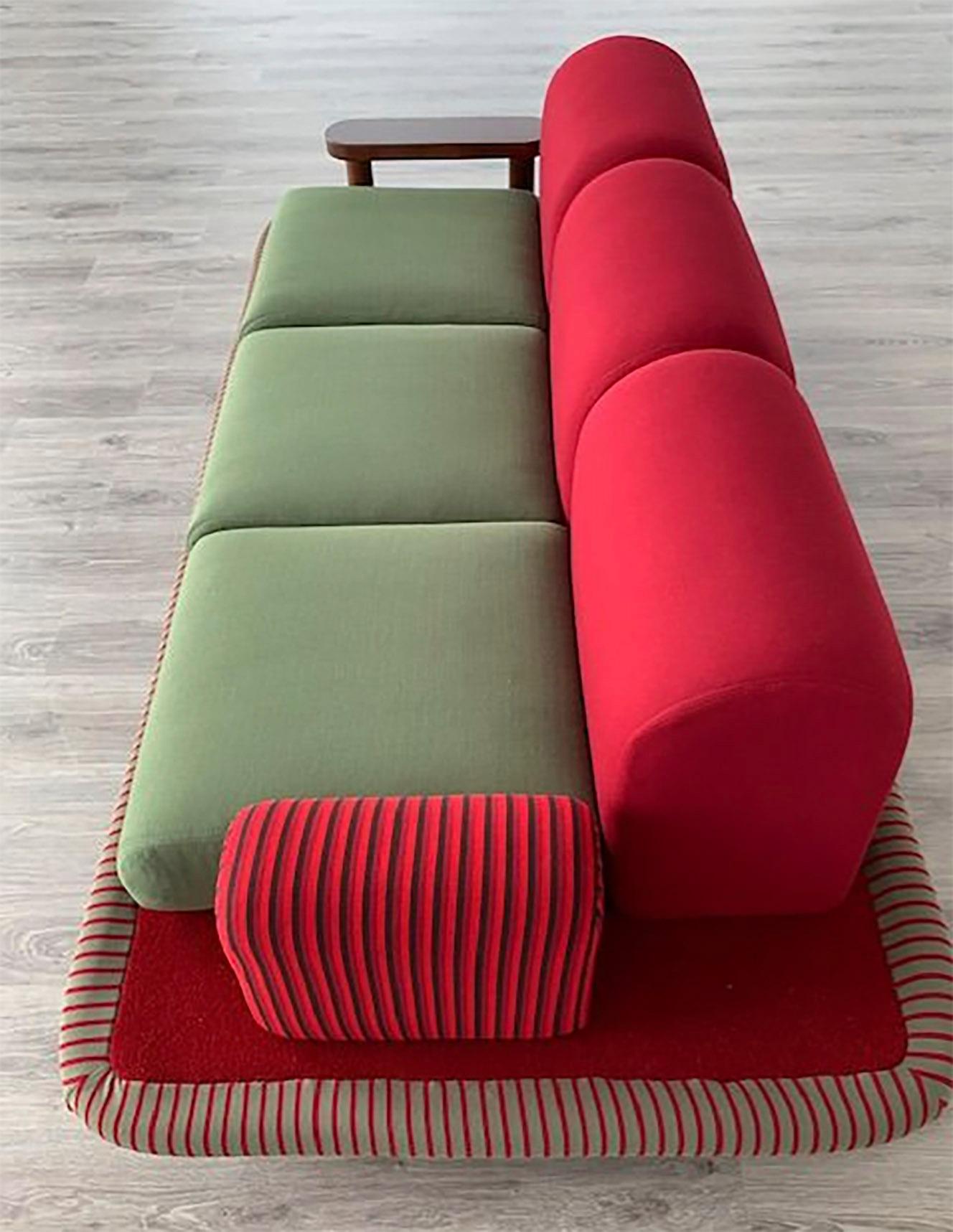 1970 Flying Carpet 3 Seater Sofa by Ettore Sottsass Wood Fabrics Velvet Carpet 5