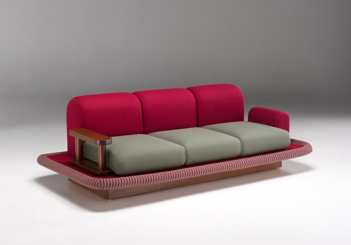Rare, if not unique
Flying carpet sofa Ettore Sottsass,
circa 1974.
Measures: 217 x 107 x 65 cms
Published by bedding patentti Italy
Wood / fabrics / velvet / carpet
In a perfect state.

19900 Euros.