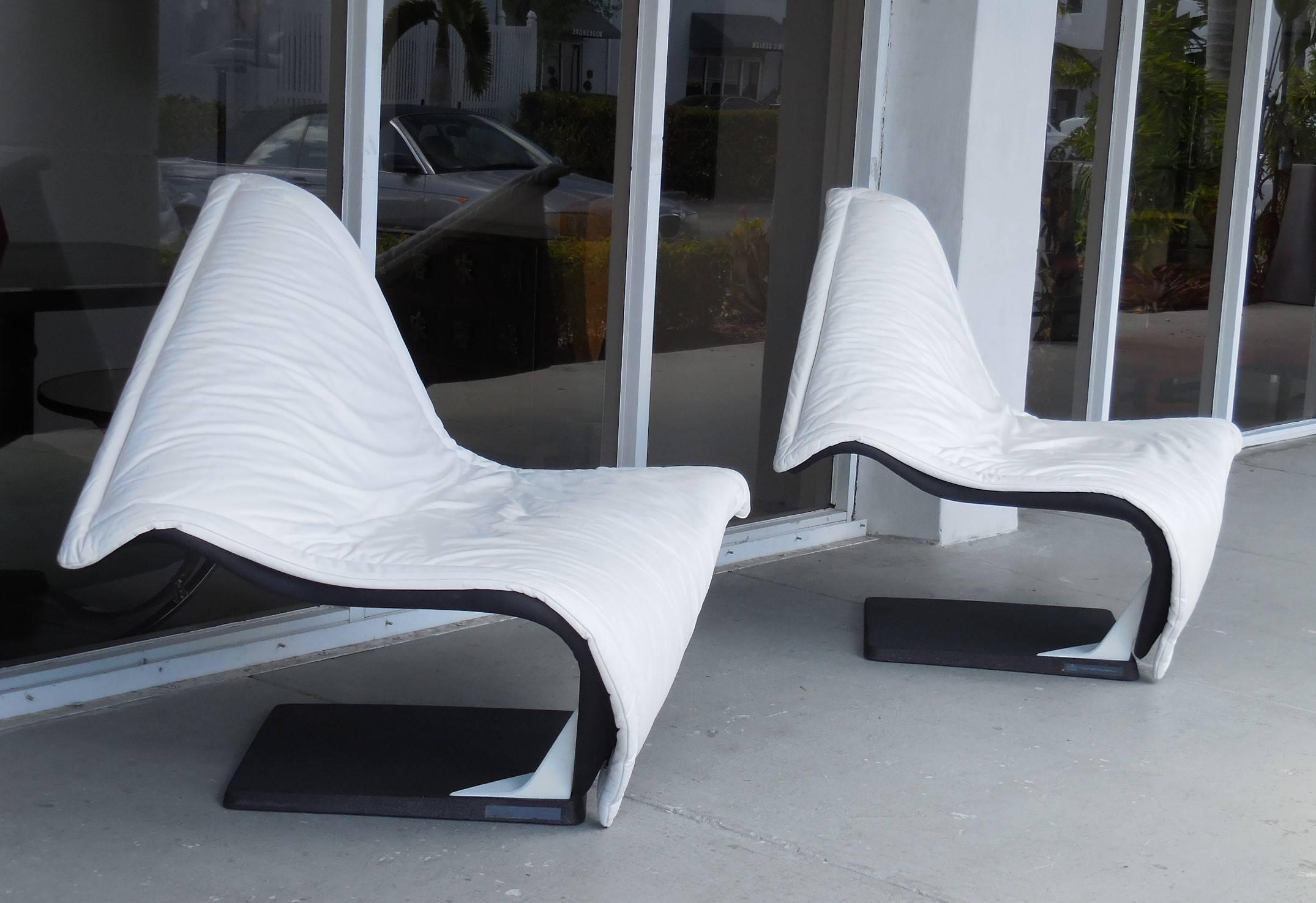 German Flying Carpet White Leather Chairs by Simon Desanta for Rosenthal