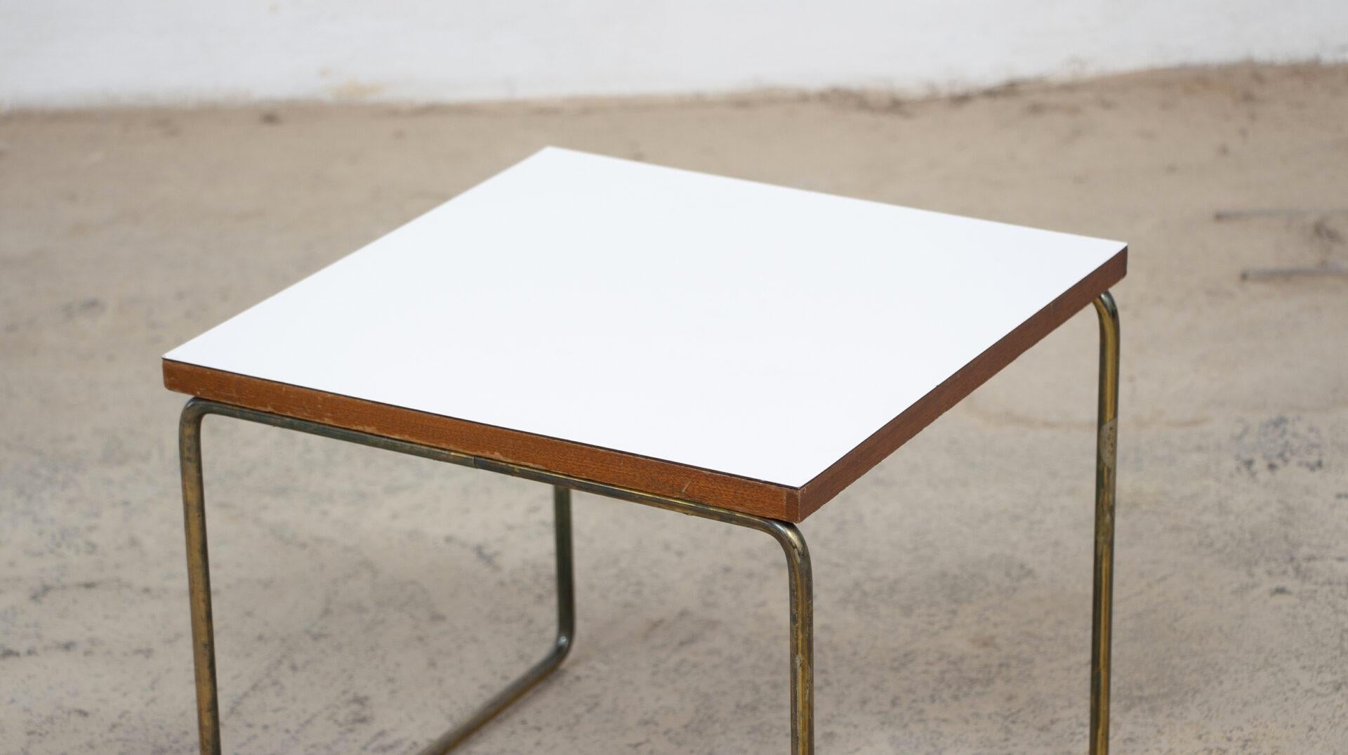 French “Flying” coffee table by Pierre Guariche for Steiner For Sale