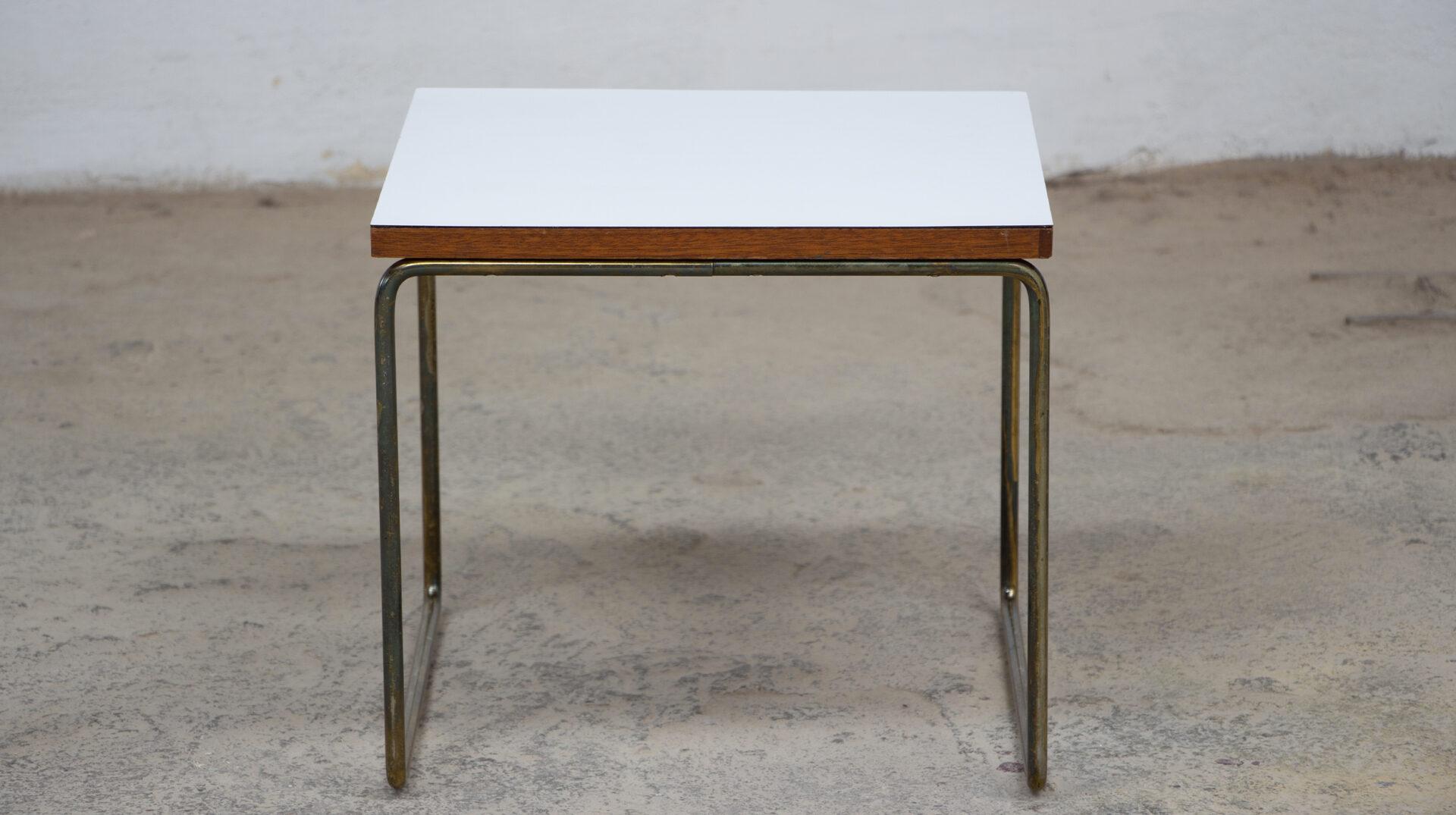 “Flying” coffee table by Pierre Guariche for Steiner In Good Condition For Sale In LYON, FR