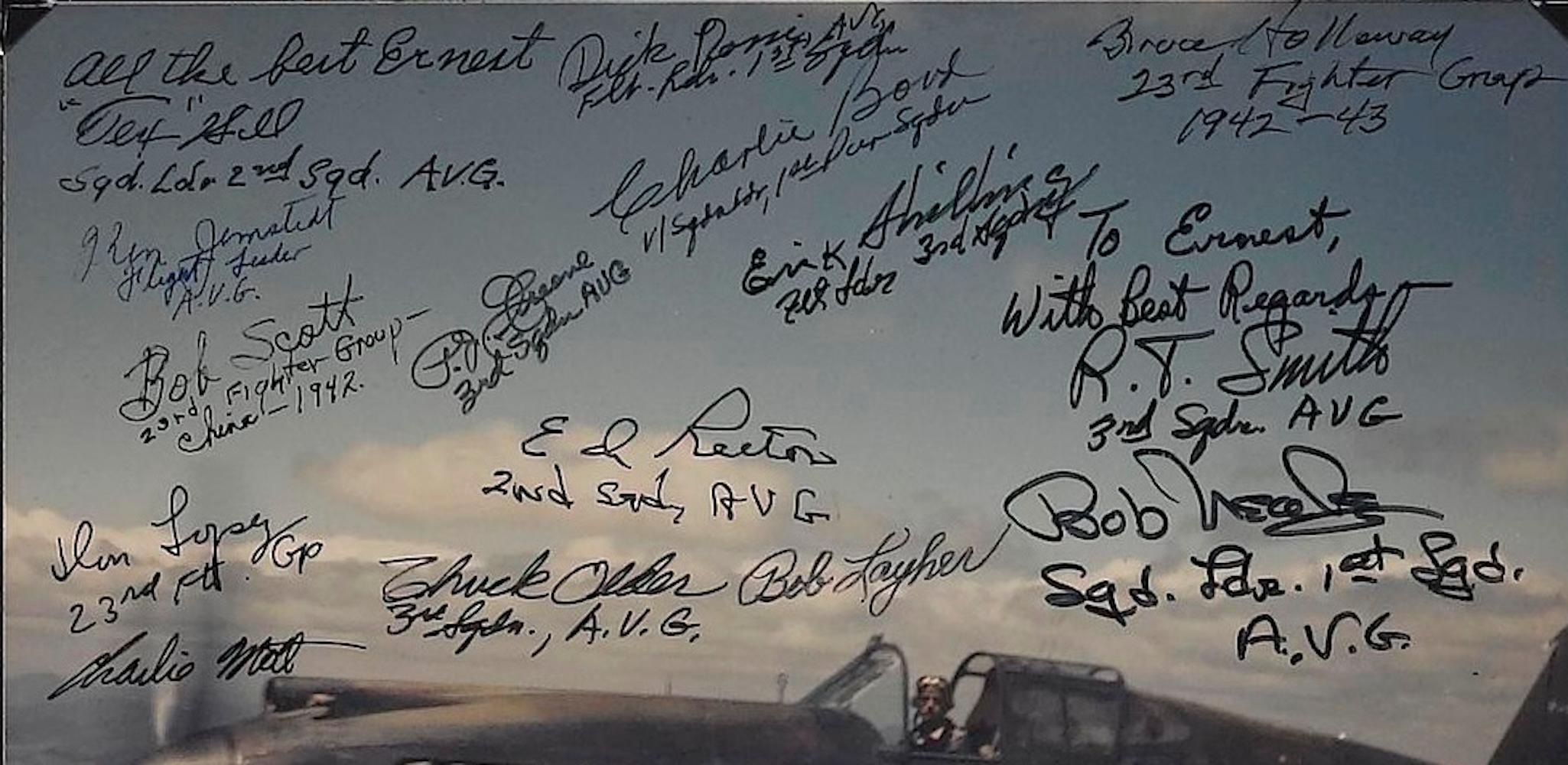 Collage der Unterschriften der Piloten der Flying Tigers (amerikanisch) im Angebot