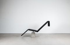 Edición Limitada, Silla Contemporánea de Acero Quemado y Hormigón de Lucas Tyra Morten