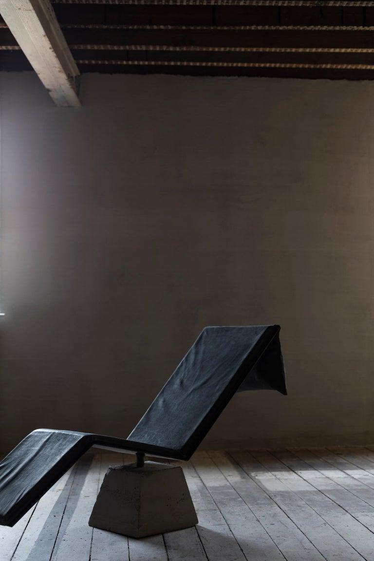 Flykt-Stuhl von Lucas Tyra Morten (Beton) im Angebot