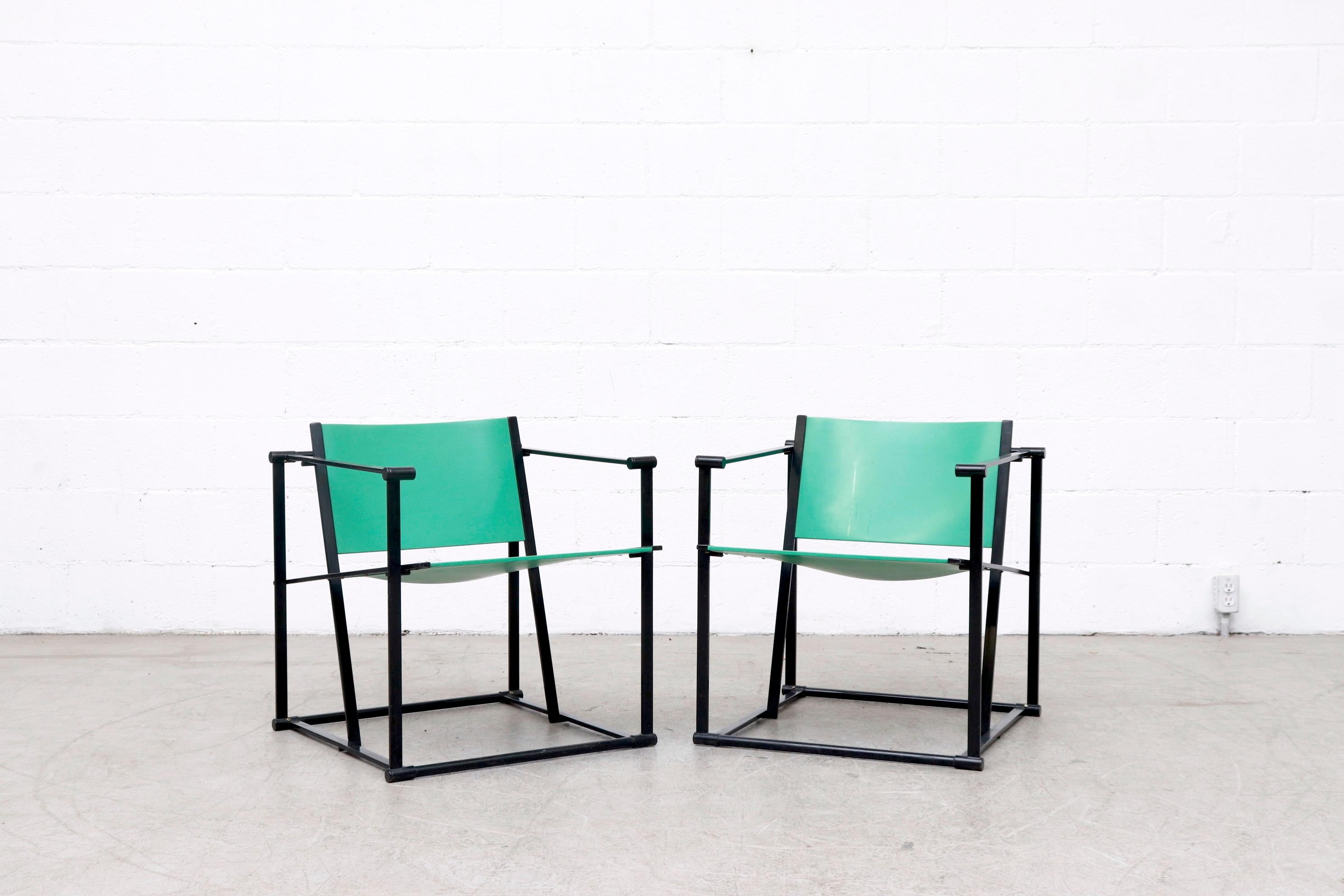 UMS Pastoe FM60, cube lounge chair, designed in 1980 by Radboud Van Beekum for Pastoe. Black enameled steel frame with bright green painted plywood seating. Frame in original condition with some enamel wear, minimal paint loss and light chipping to