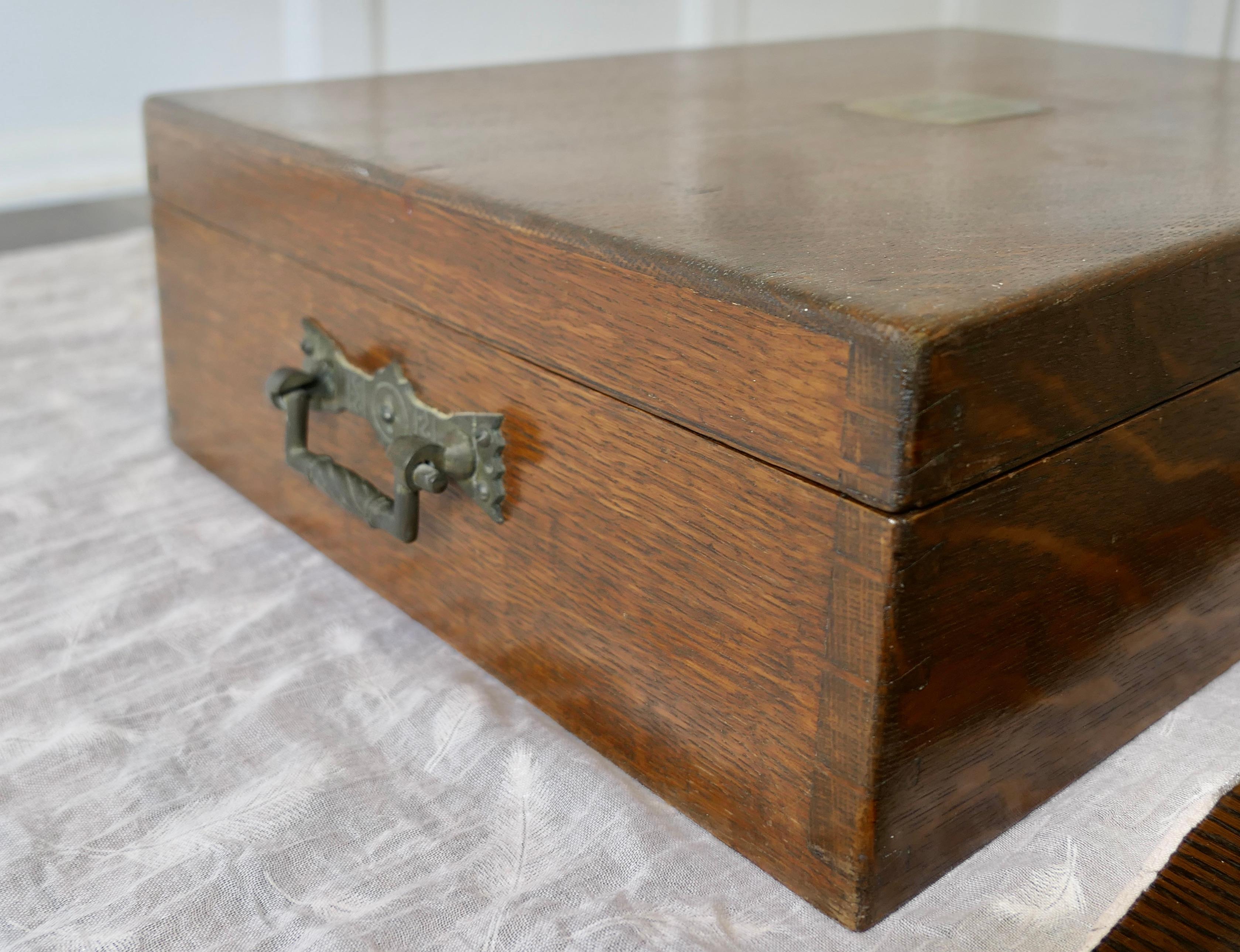 Late 19th Century FMC “the King’s Own” Regiment 20th November 1899, Presentation Box For Sale