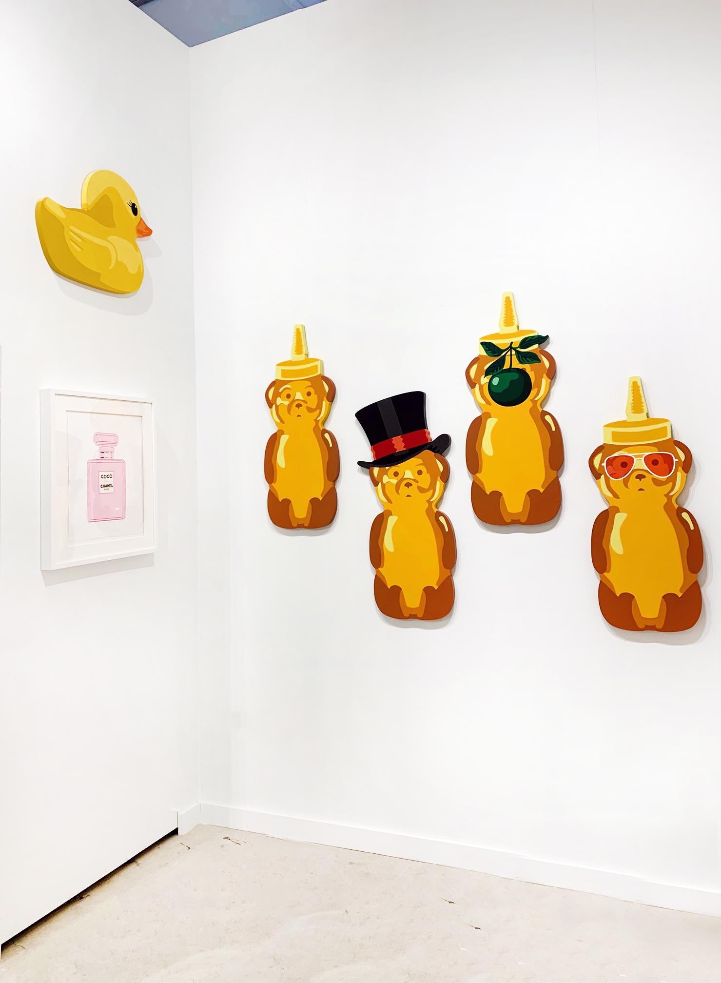 Unibody Fancy Bear (Grau), Animal Painting, von fnnch