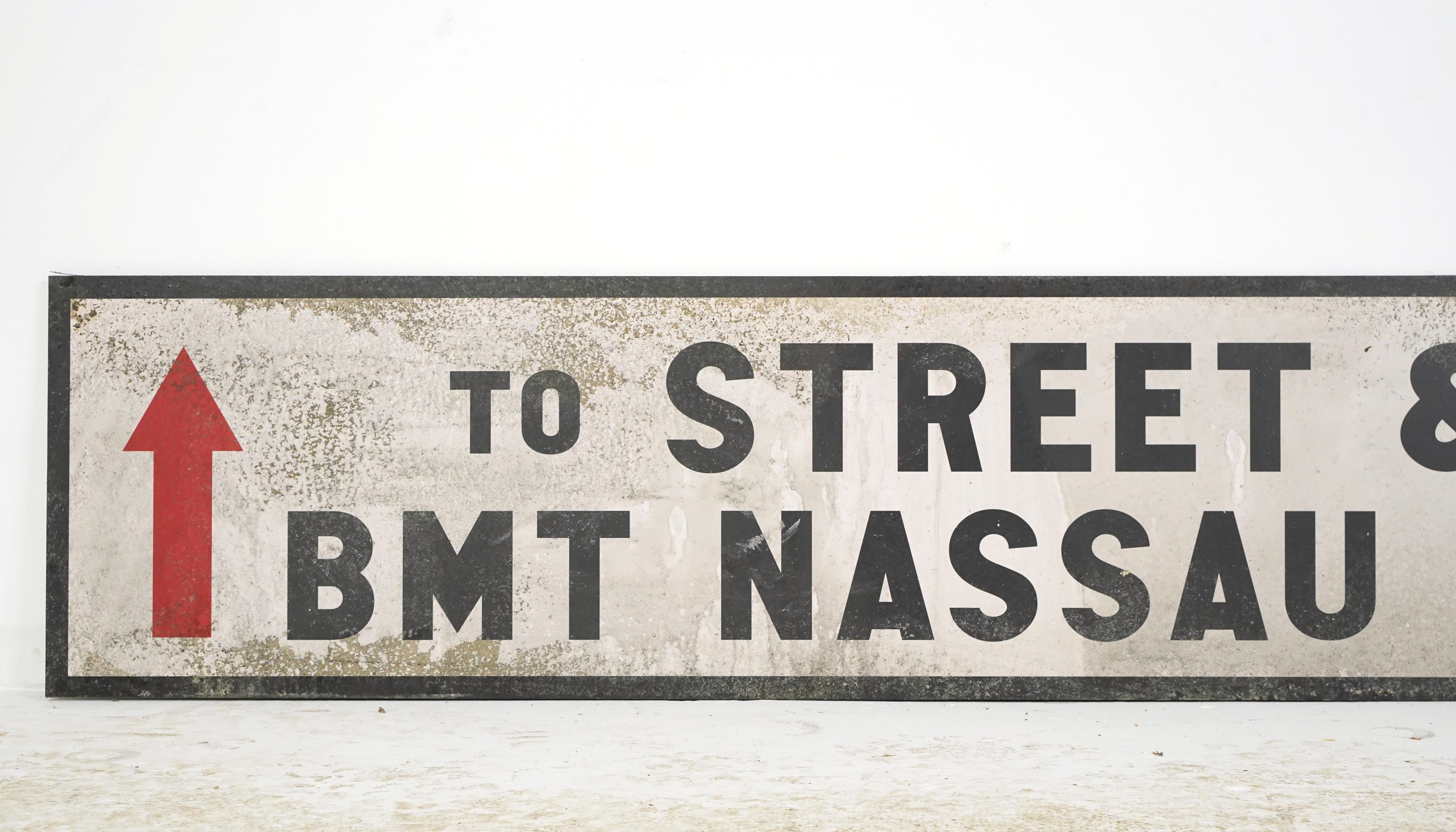 Américain Panneau en mousse BMT NASSAU ST-179 Film Prop Sign NYC Subway en vente