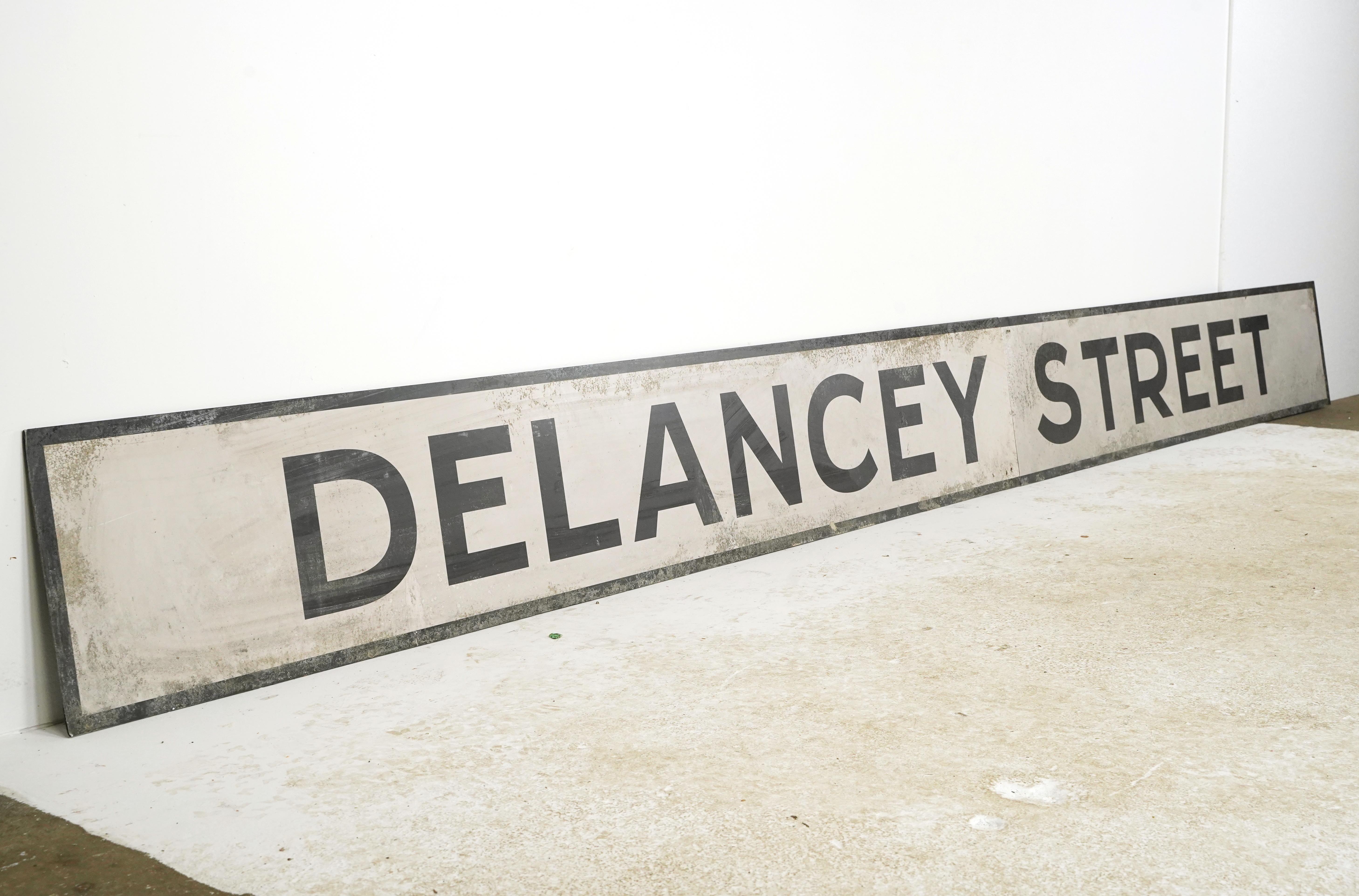 Schaumstoffplatte Delancey Street Film Requisitenschild NYC Subway (amerikanisch) im Angebot