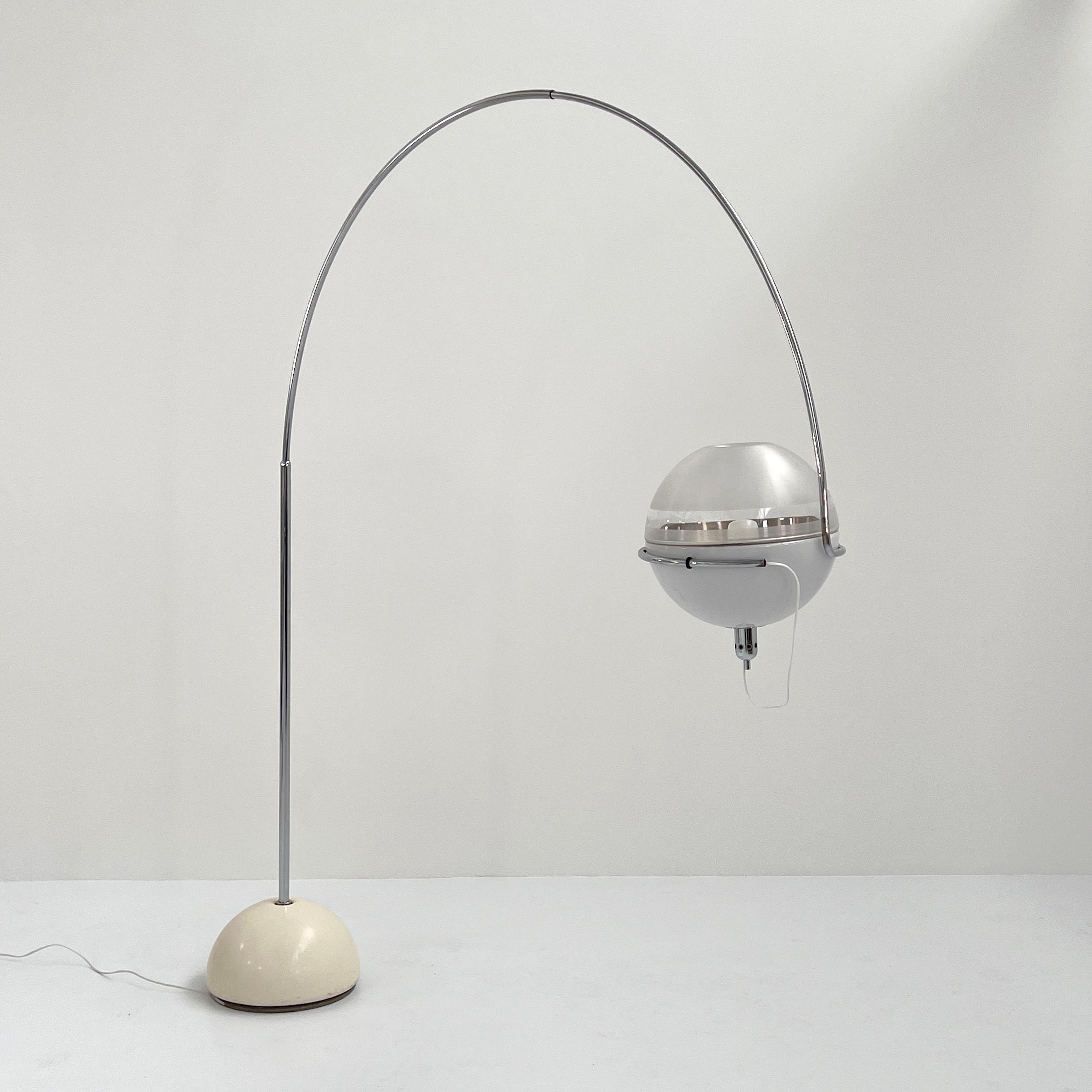 Mid-Century Modern Lampadaire Focus Arc de Fabio Lenci pour Guzzini, 1970