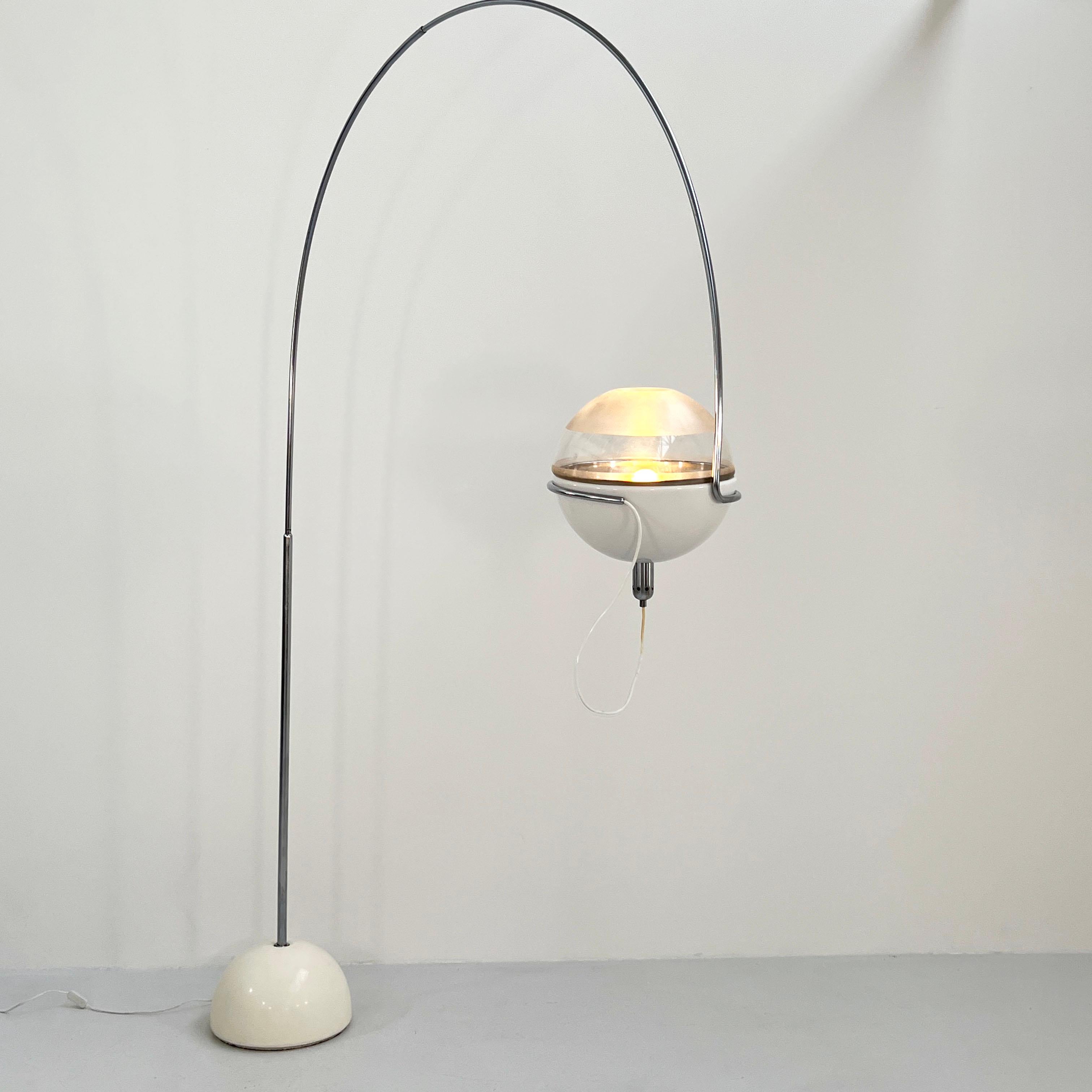 Focus Arc Floor Lamp by Fabio Lenci for Guzzini, 1970s In Good Condition In Ixelles, Bruxelles