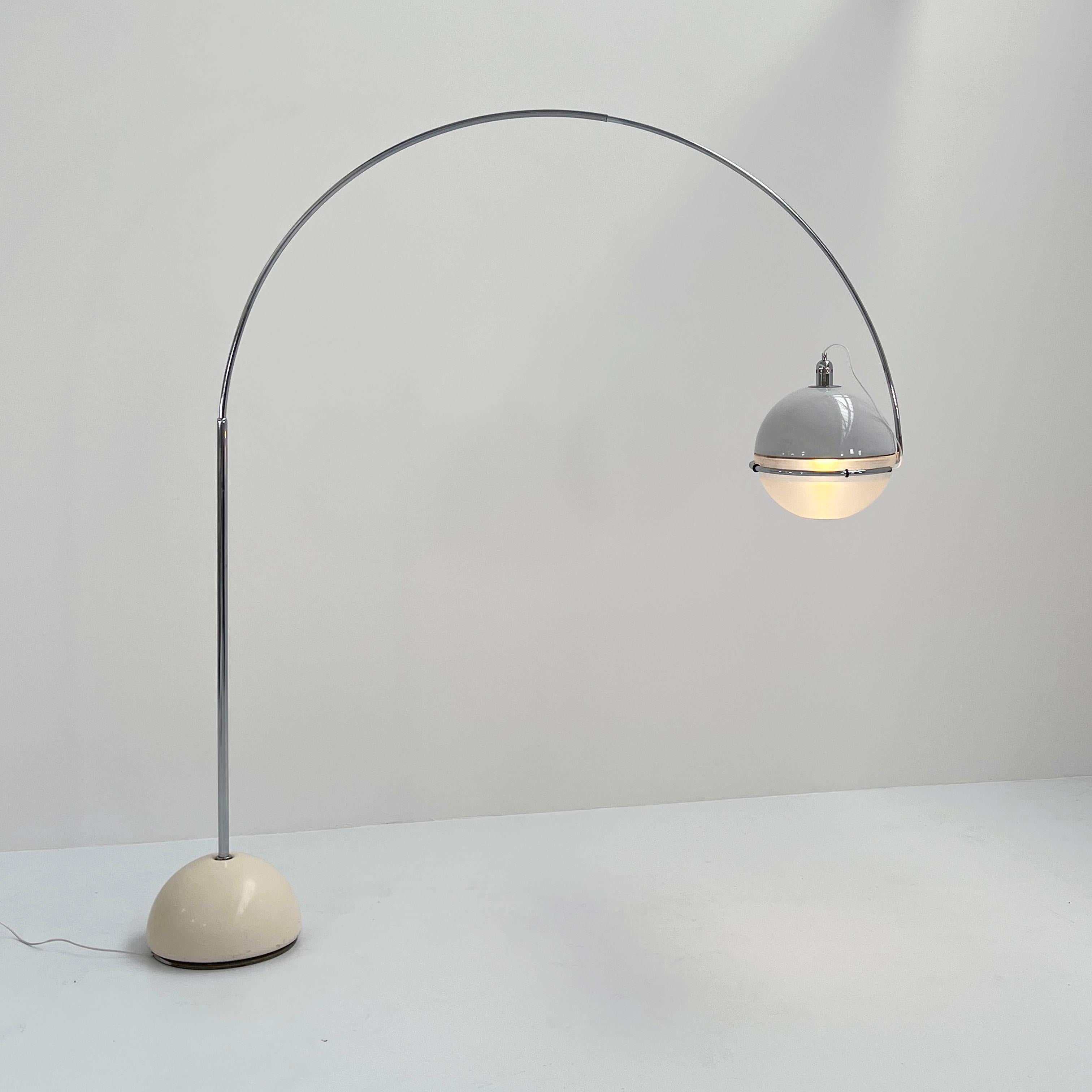 Fin du 20e siècle Lampadaire Focus Arc de Fabio Lenci pour Guzzini, 1970