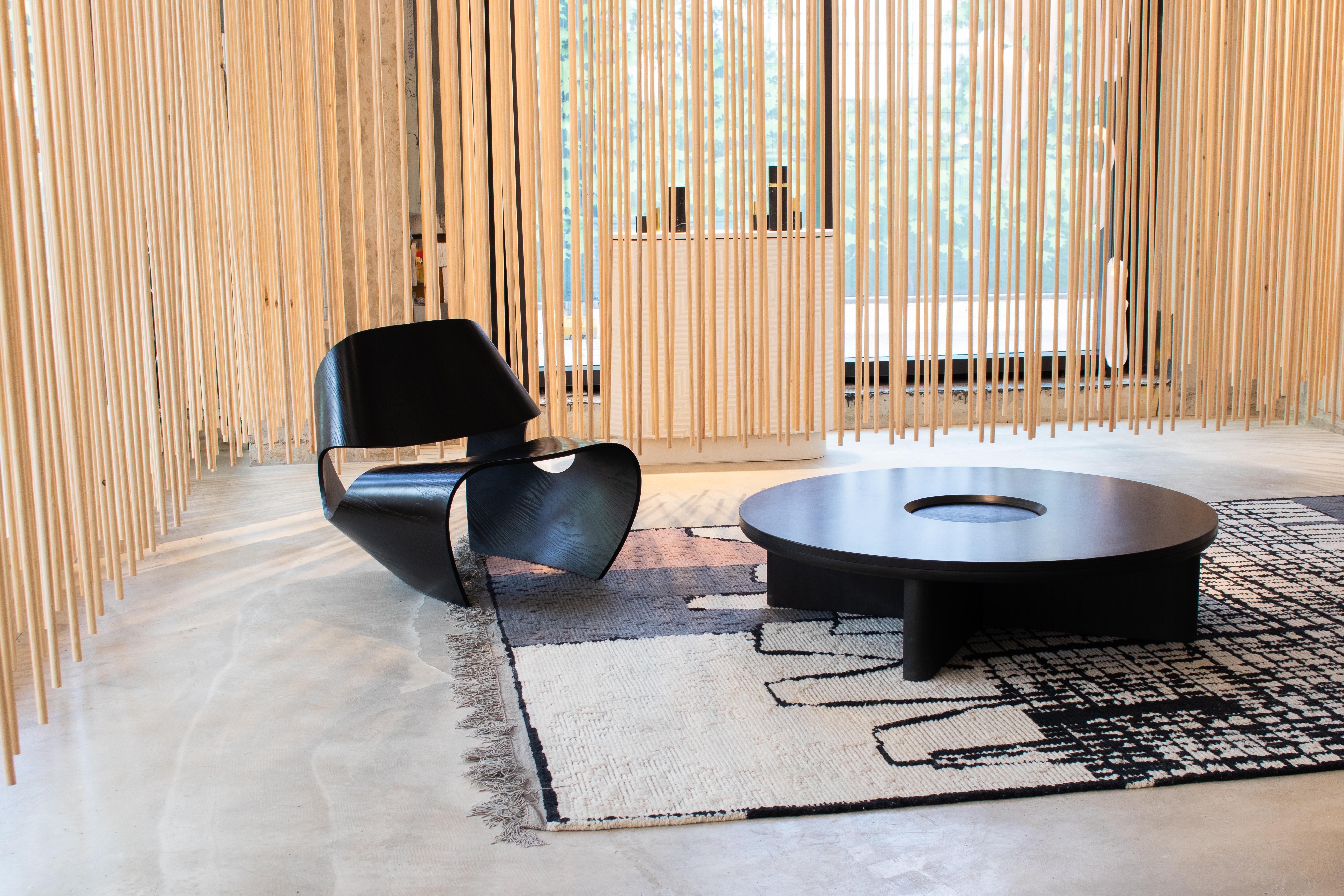 XXIe siècle et contemporain Focus, grande table basse en chêne noir massif et ardoise galloise par Made in Ratio en vente