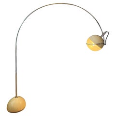 Lampada da terra ad arco Focus A Space Age di Fabio Lenci per Guzzini, anni '70
