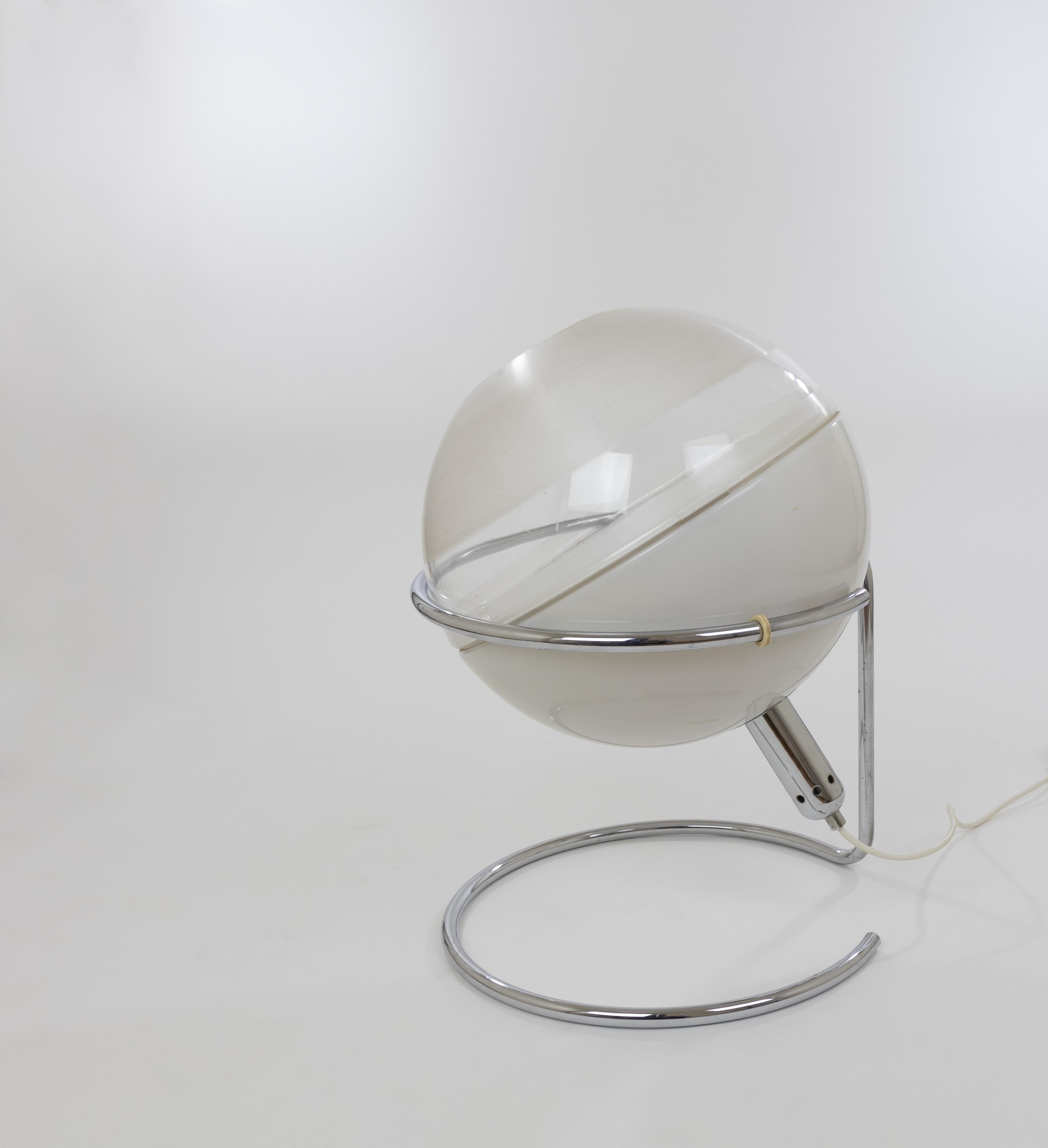Italian Focus table lamp by Fabio Lenci for Design House Guzzini, 1960s For Sale