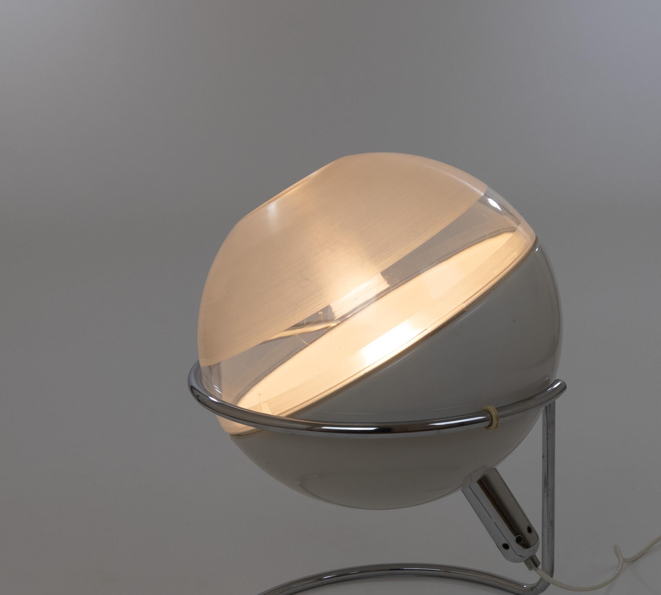 Focus table lamp by Fabio Lenci for Design House Guzzini, 1960s In Good Condition For Sale In Rotterdam, NL