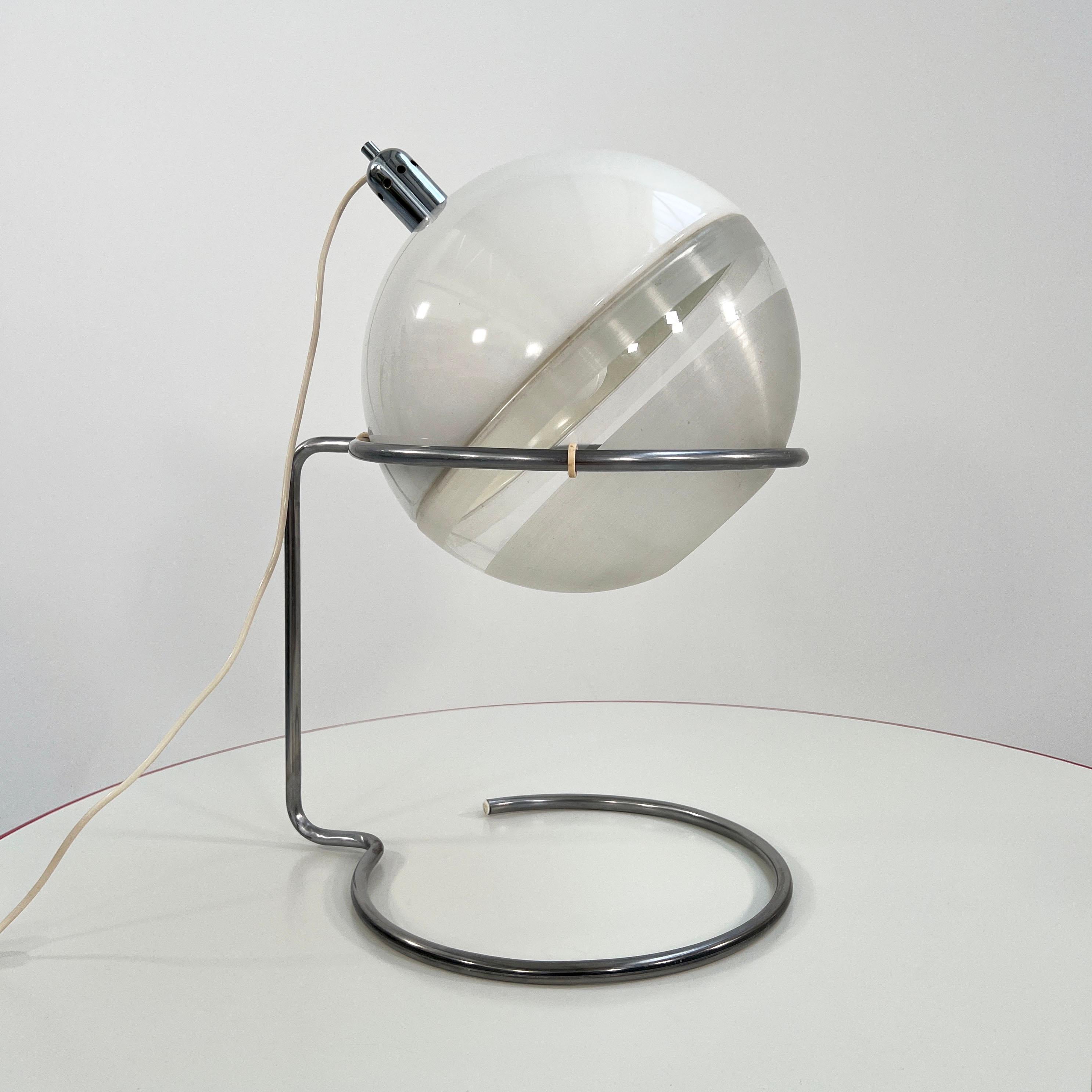 Post-Modern Focus Table Lamp by Fabio Lenci for Guzzini, 1970s For Sale