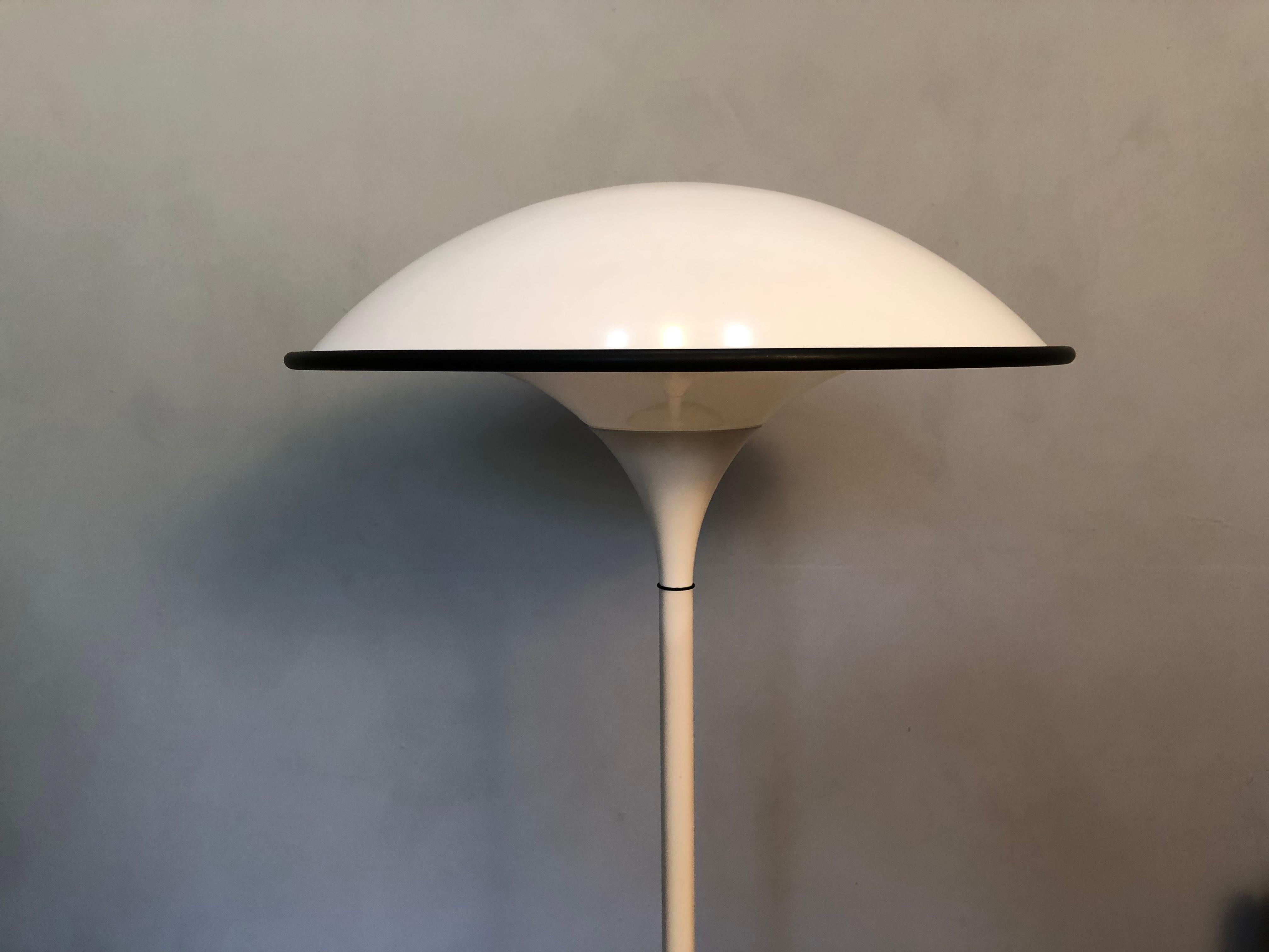 Danish cosmos floor lamp designed by Preben Jacobsen for Fog & Mørup, 1984. Wonderful Space Age design. On/off button located at the top of the tulip stem. Fully rewired. In lovely condition.