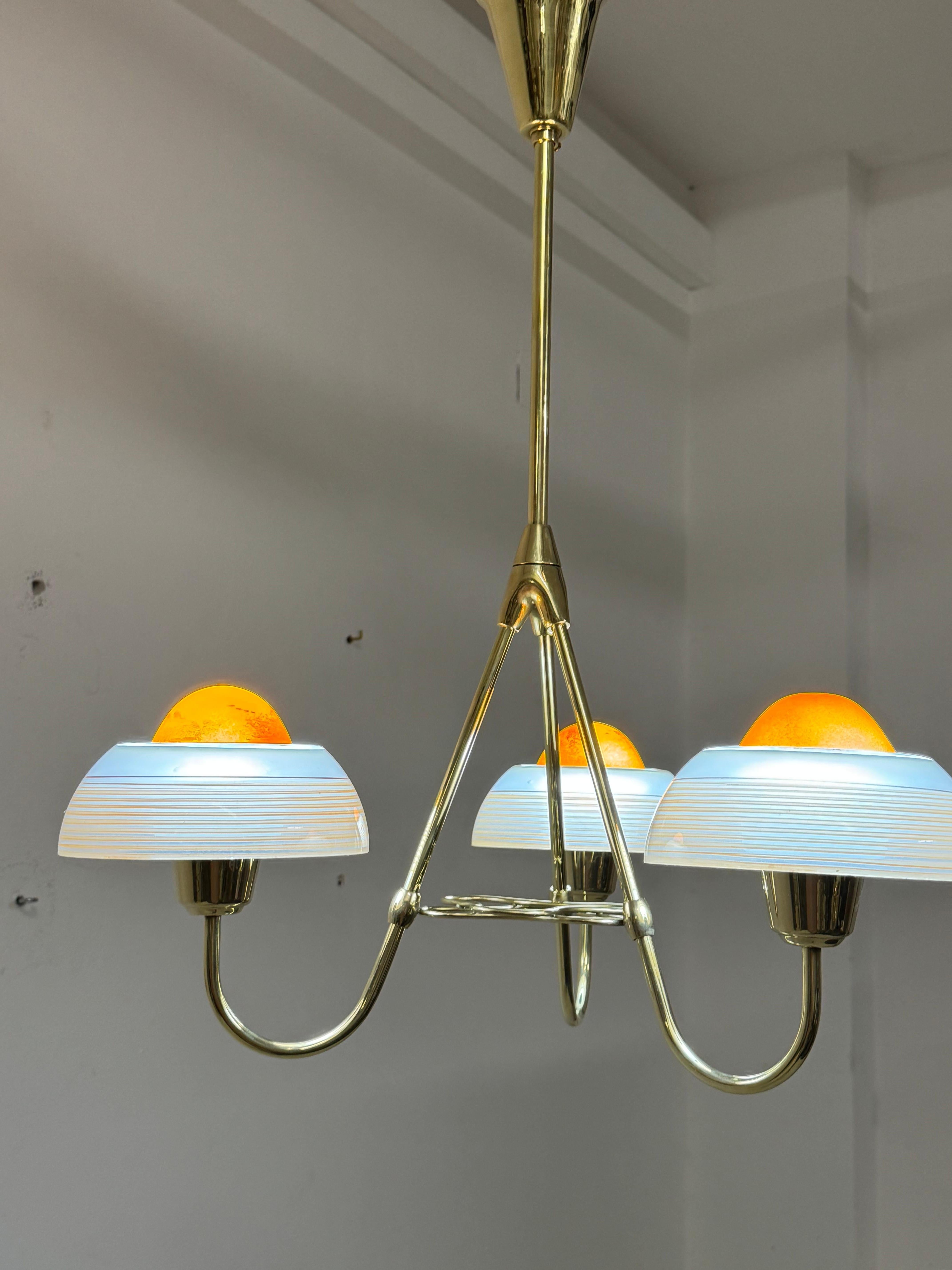 Fog & Mørup Lustre en laiton avec abat-jour en verre opalin en vente 10