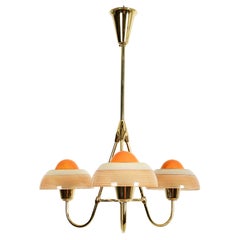 Lampadario in ottone Fog & Mørup con paralumi in vetro opalino
