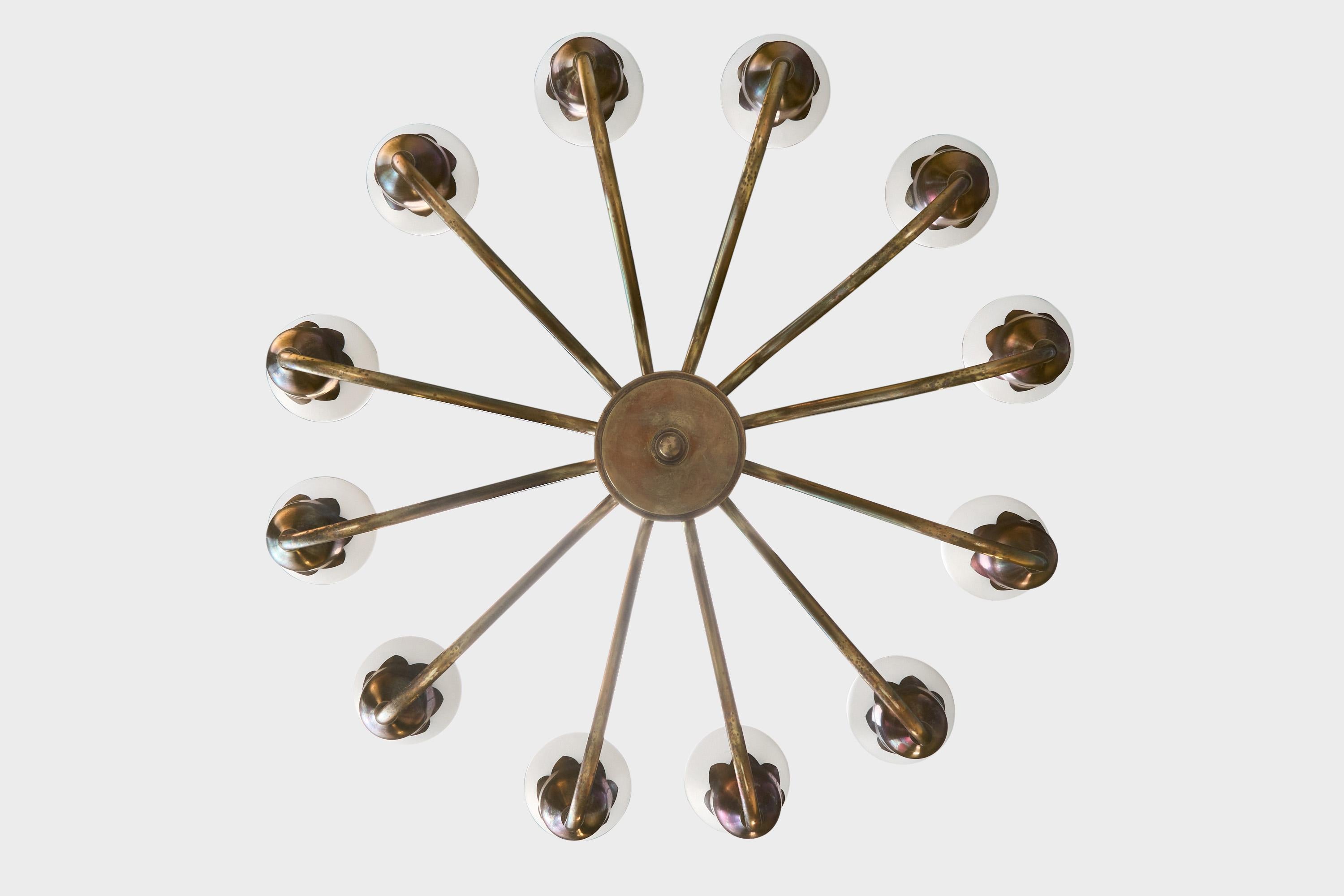 Scandinavo moderno Fog & Mørup, Lampadario, Ottone, Vetro, Danimarca, anni '1950 in vendita