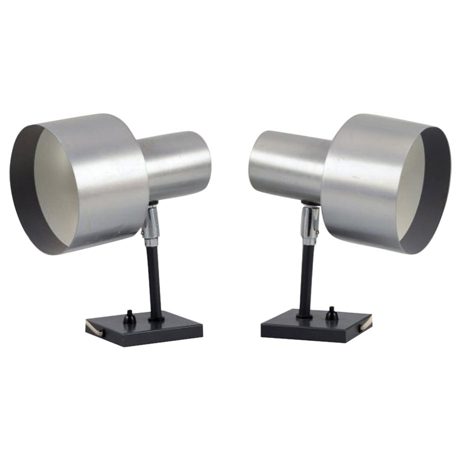 Fog & Mørup, Dinamarca. Pareja de apliques de aluminio y metal. en venta