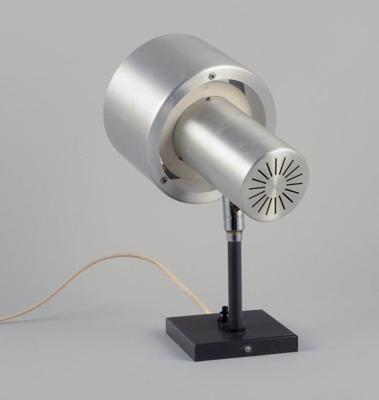 Metallo Fog & Mørup, Danimarca. Lampada da parete in alluminio e metallo. Design danese. 1970s. in vendita