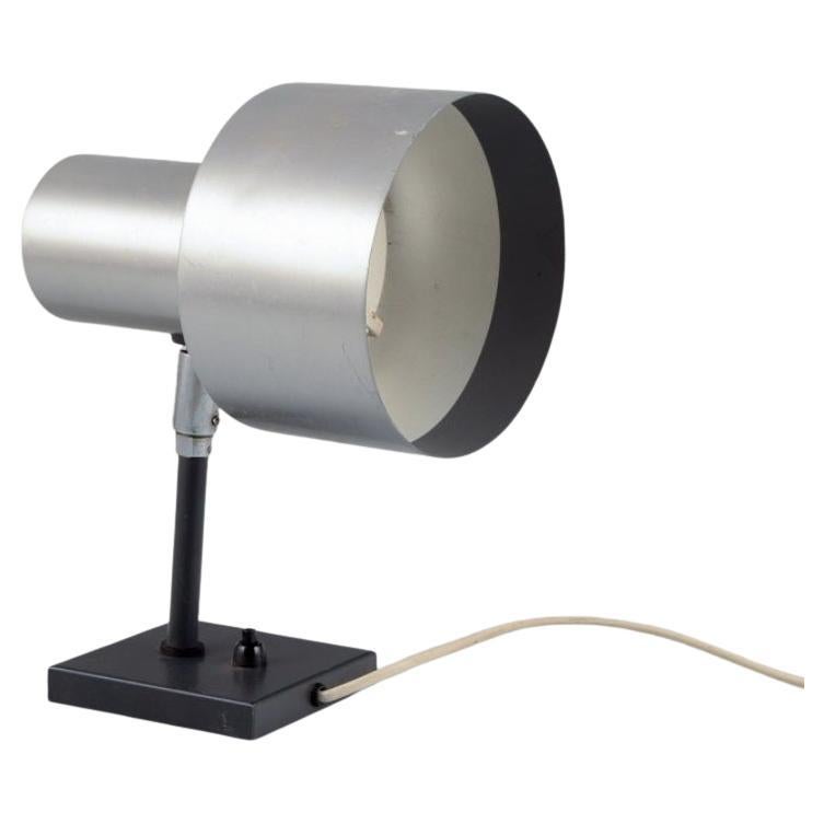 Fog & Mørup, Danimarca. Lampada da parete in alluminio e metallo. Design danese. 1970s.