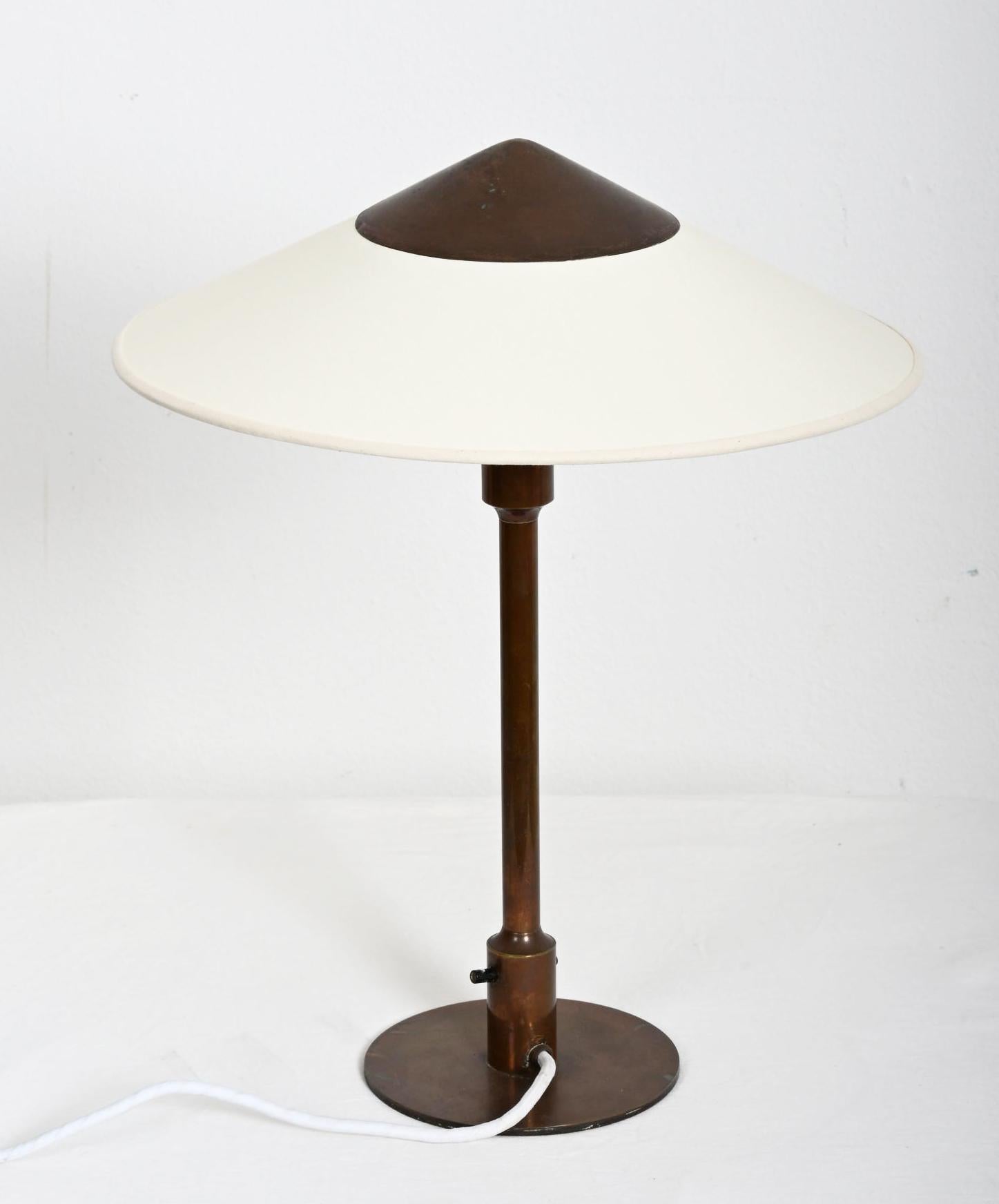 Ottone Lampada da tavolo Fog & Mørup Kongelys di Niels Thykier Versione iniziale in vendita