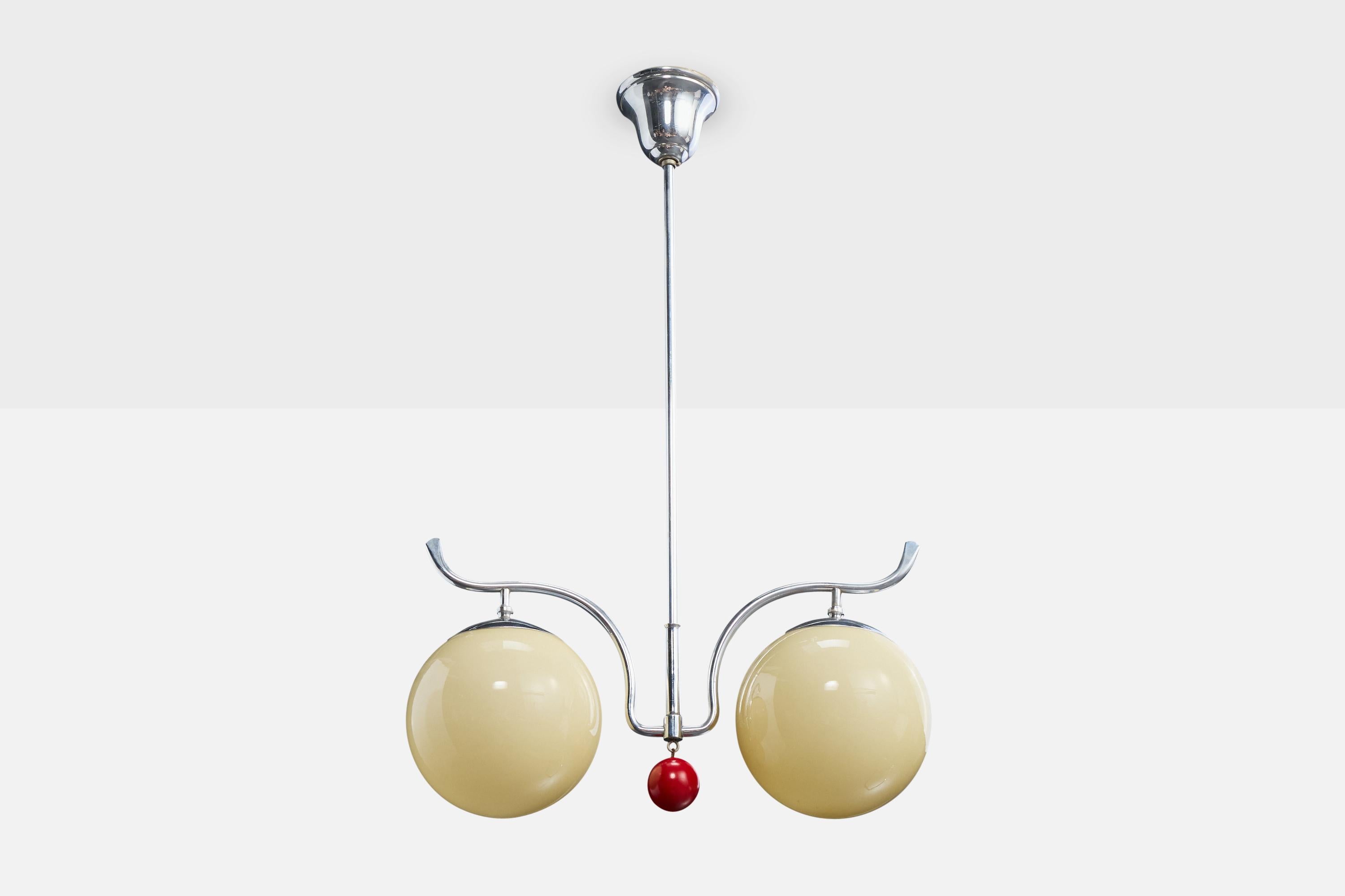 Lampada a sospensione in metallo, vetro bianco sporco e legno laccato rosso, modello E8827, prodotta da Fog & Mørup, Danimarca, 1939 circa.

Dimensioni complessive (pollici): 29,0 