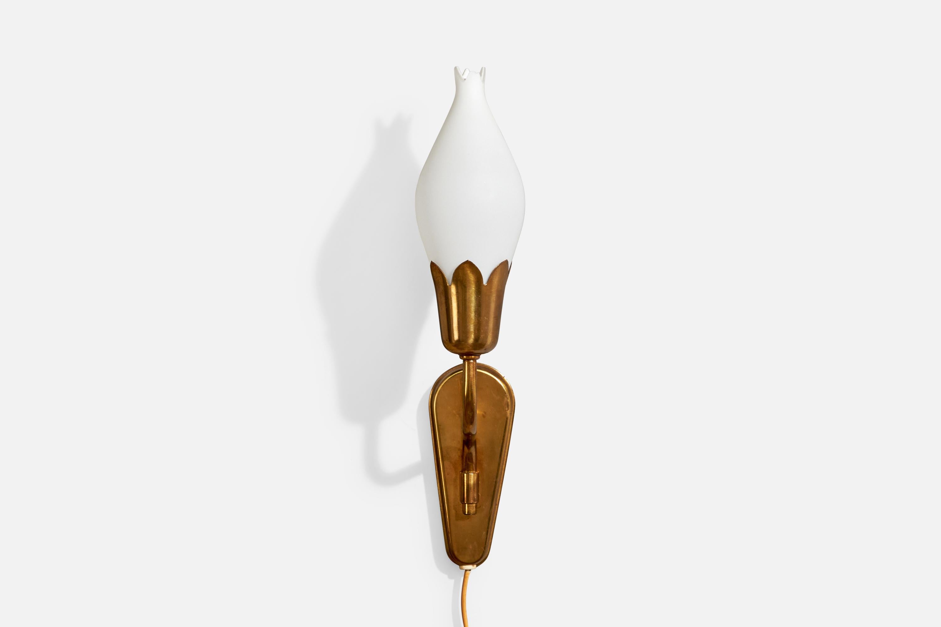 Fog & Mørup, Aplique, Latón, Cristal, Dinamarca, Década de 1950 Escandinavo moderno en venta
