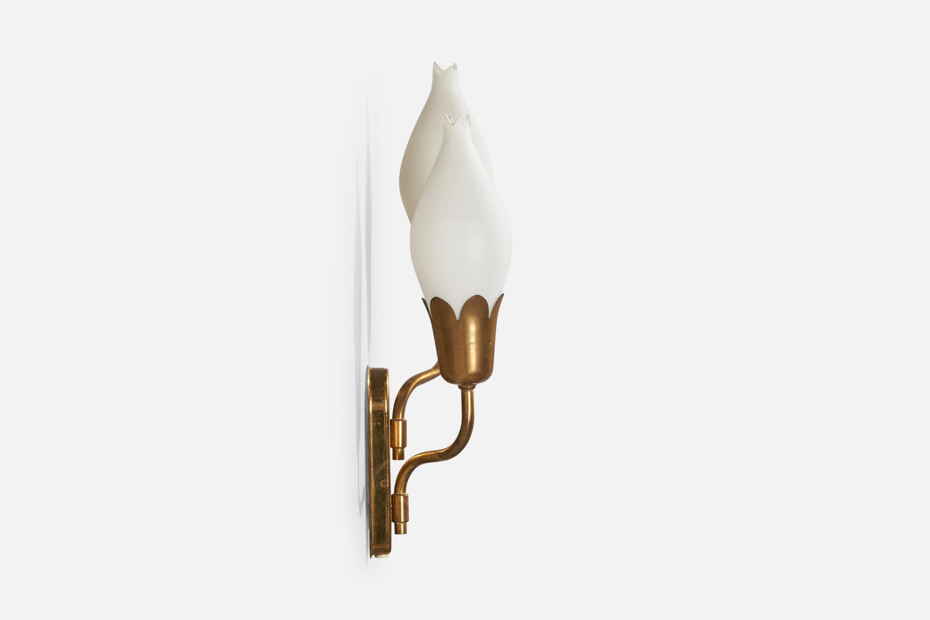Fog & Mørup, Wall Light, Brass, Glass, Denmark, 1950s In Good Condition For Sale In High Point, NC