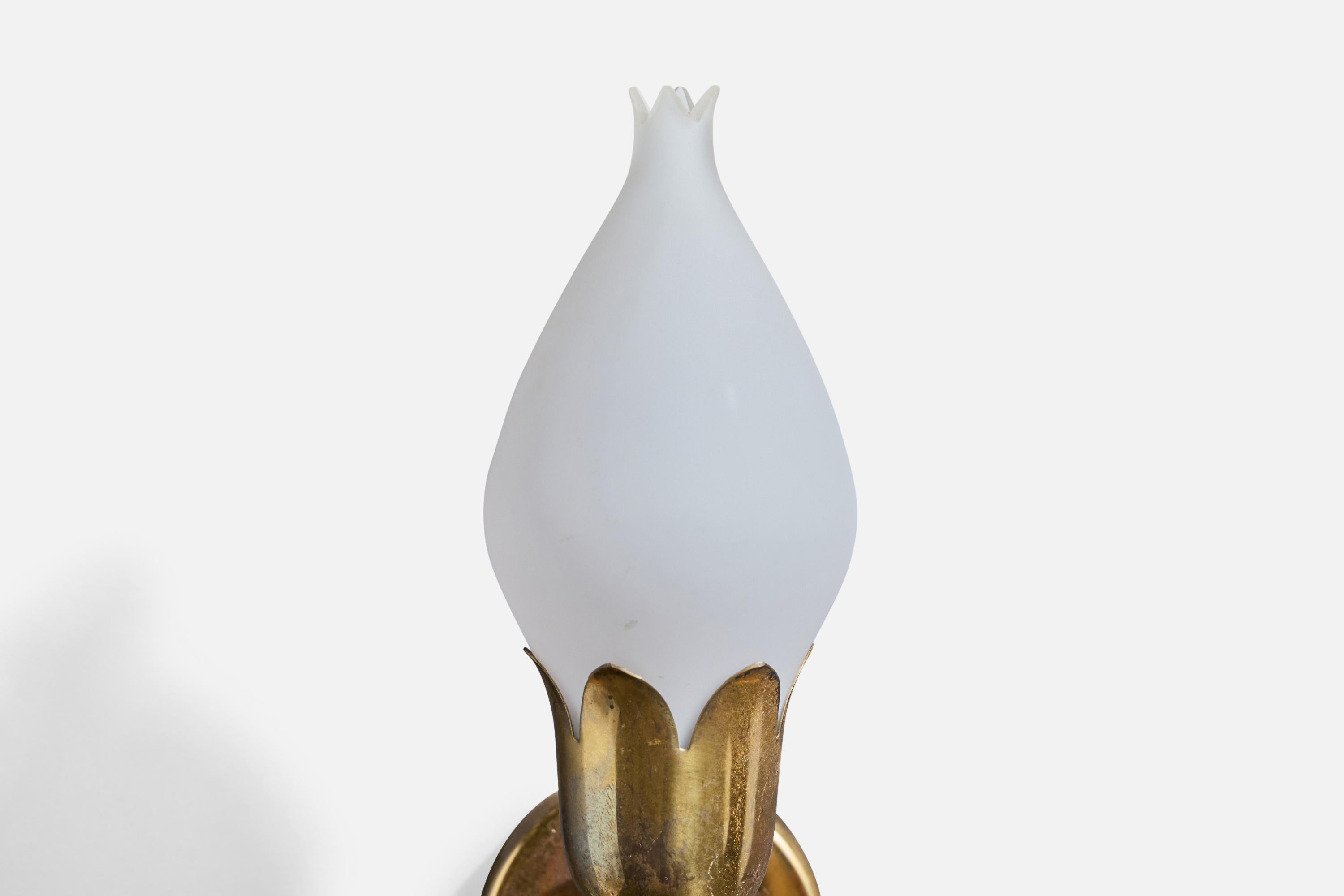 Fog & Mørup, Apliques, Latón, Cristal, Dinamarca, Década de 1950 mediados del siglo XX en venta