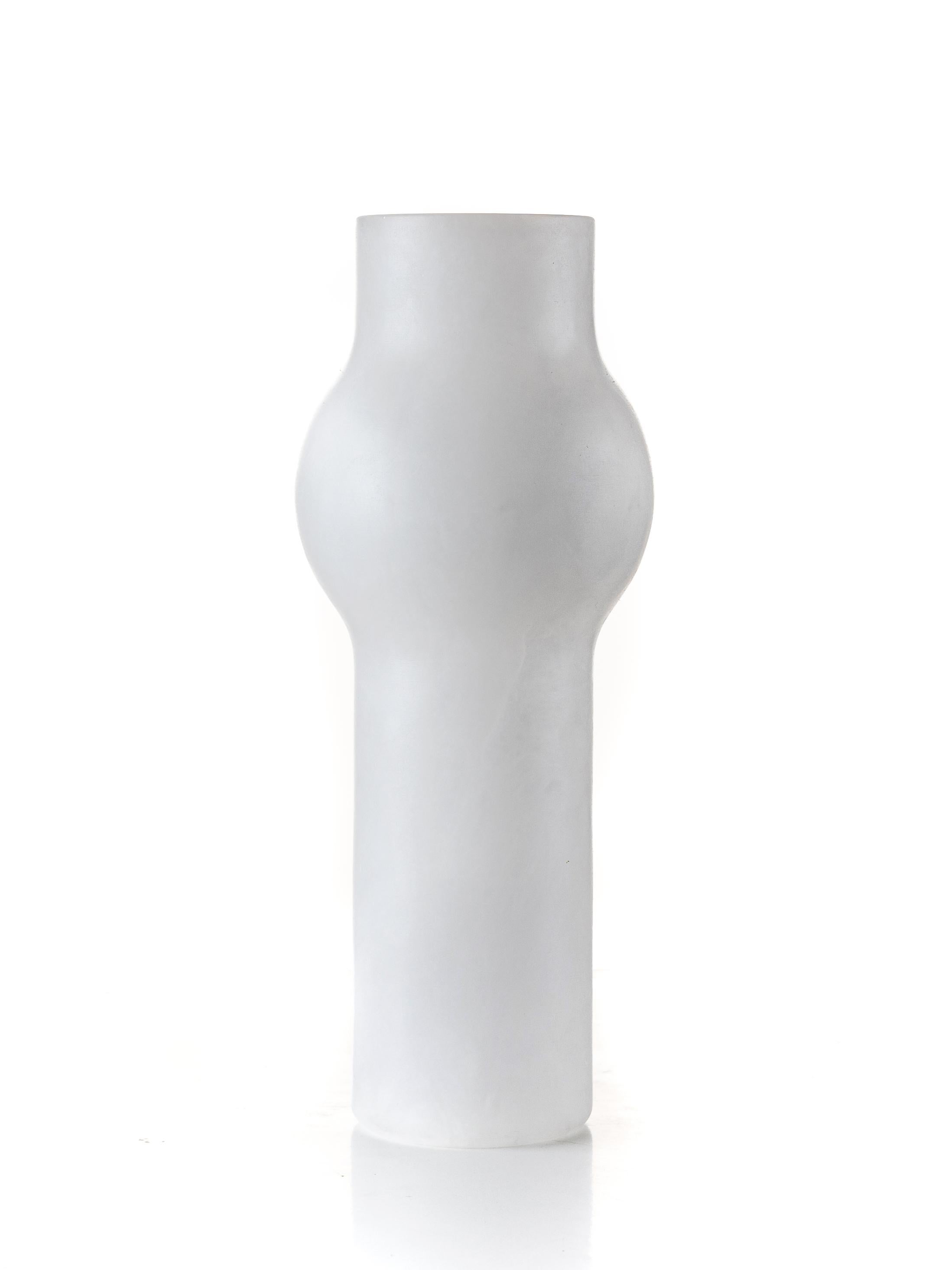 Fog Vase 03 in Alabaster For Sale 2
