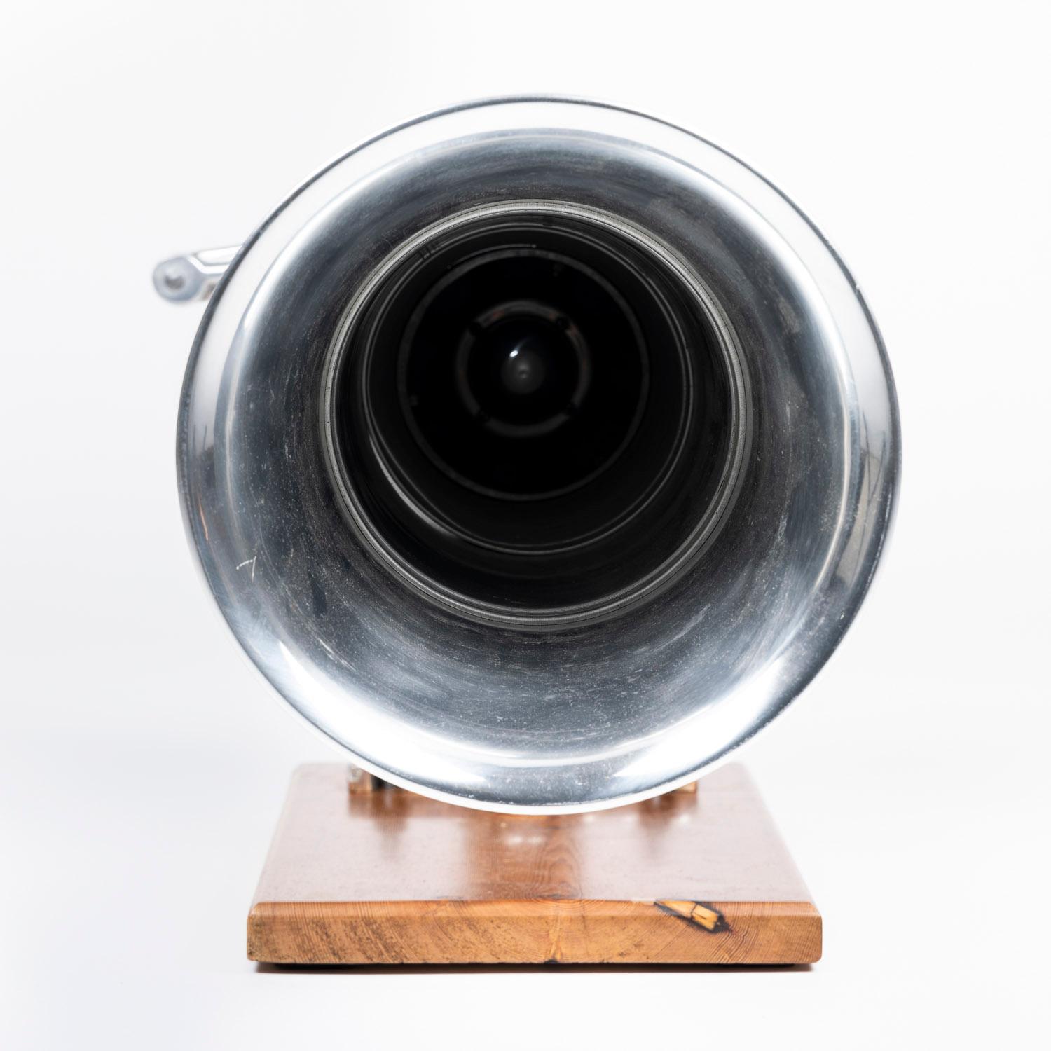 Foghorn im Transportgehäuse der Tokyo Siren Co. datiert 1975. im Angebot 3