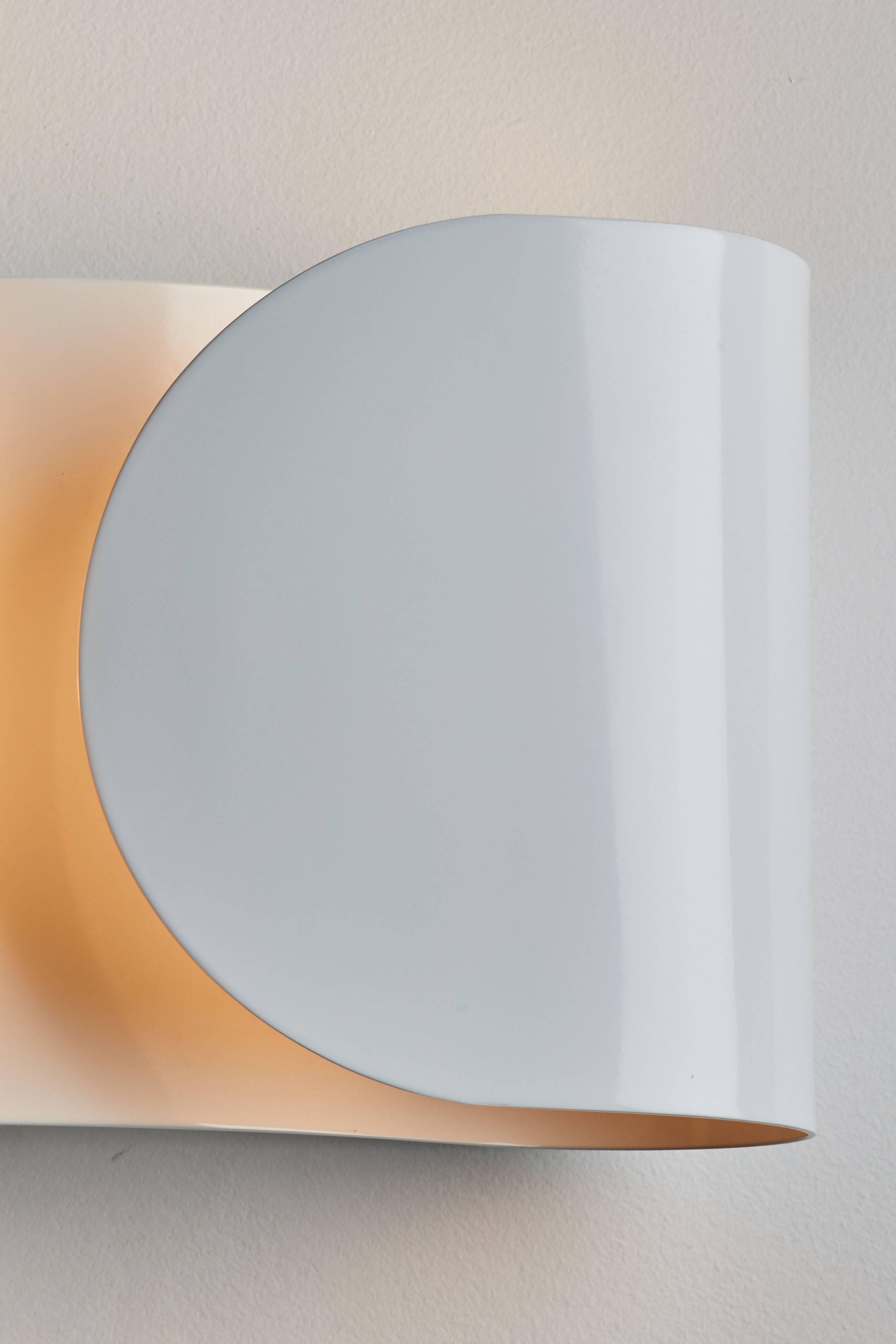 Enameled Foglio Sconce by Tobia Scarpa for Flos For Sale